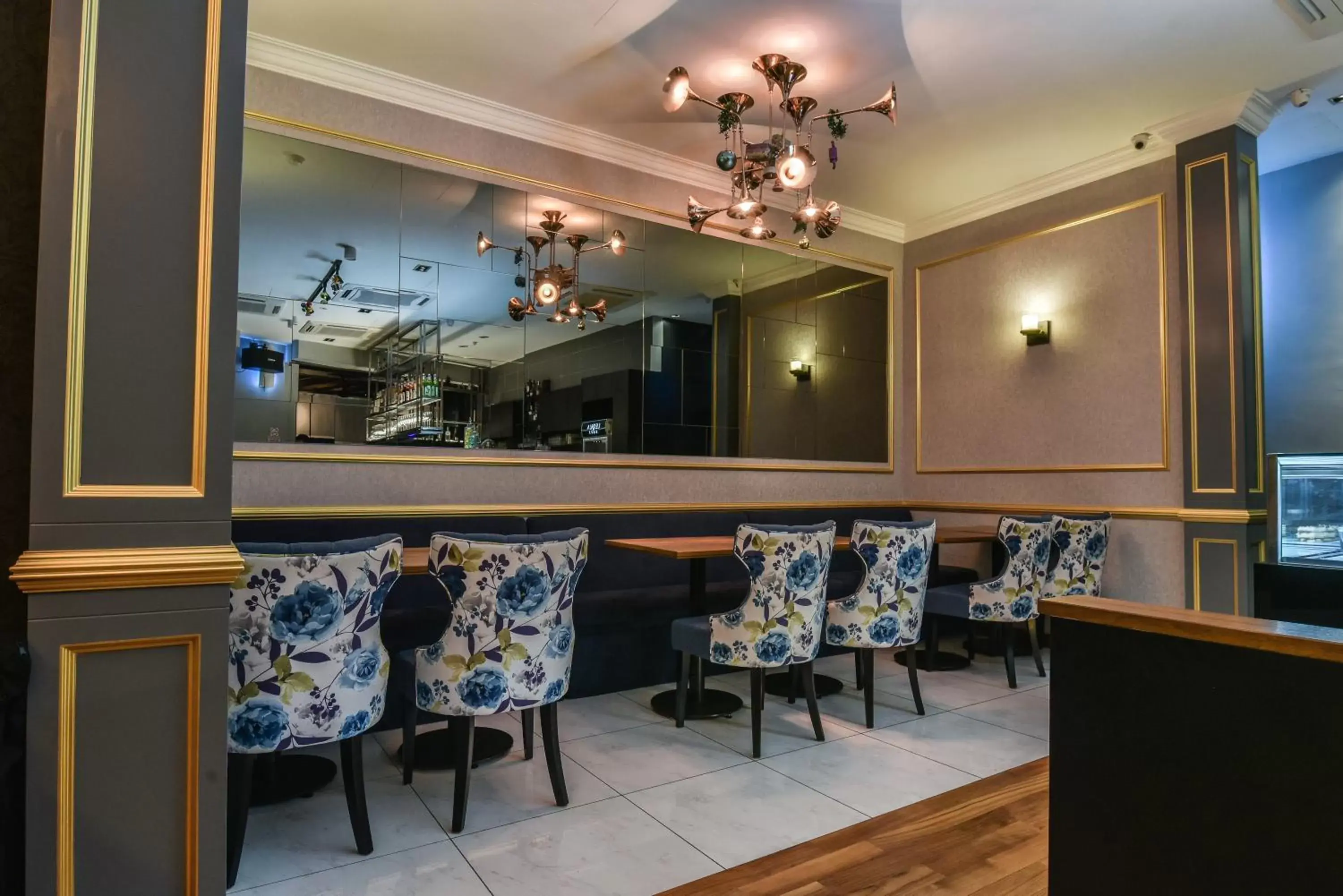 Restaurant/places to eat in Mood Hotel Restaurant/places to eat in Mood Hotel