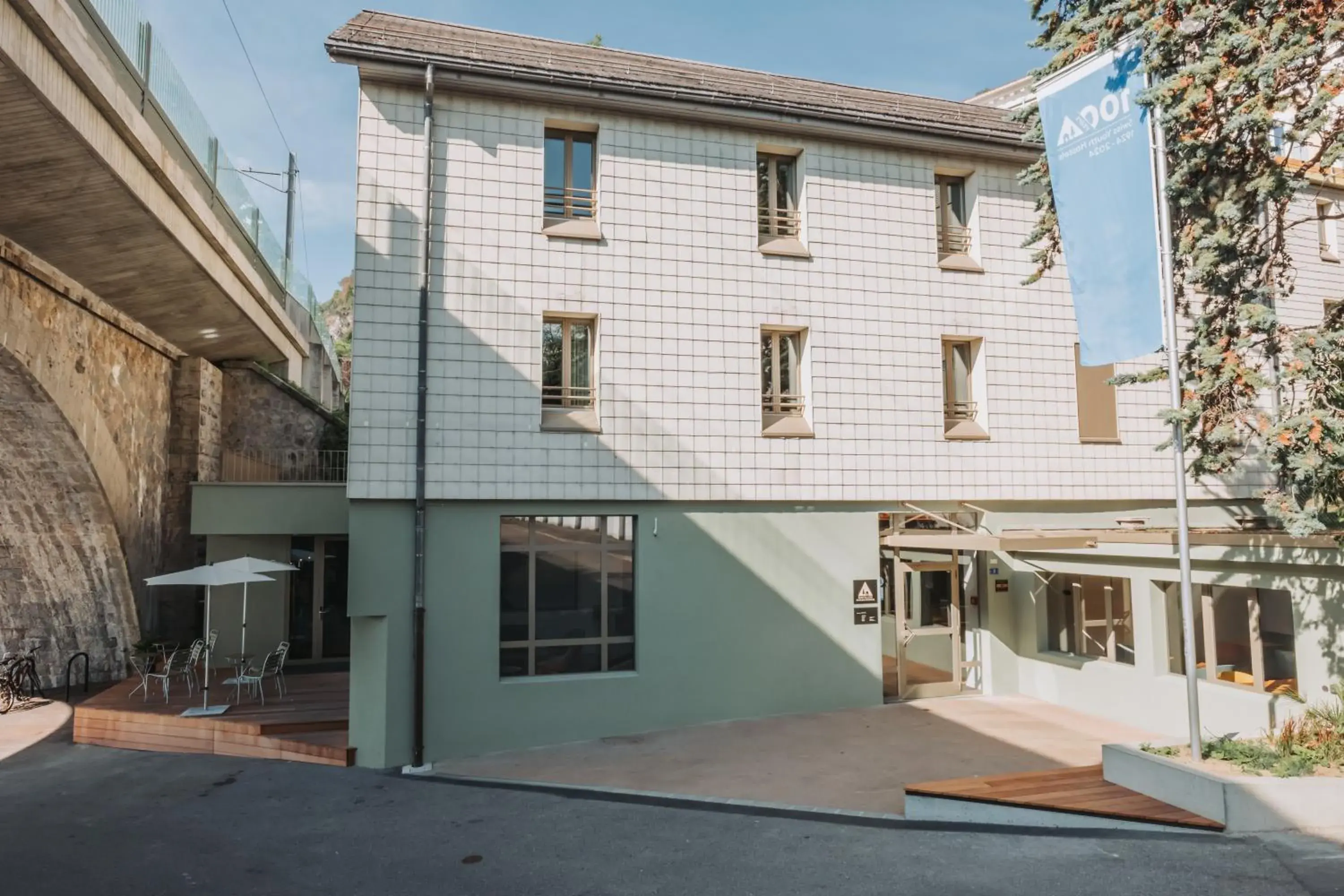 Property Building in Montreux Youth Hostel