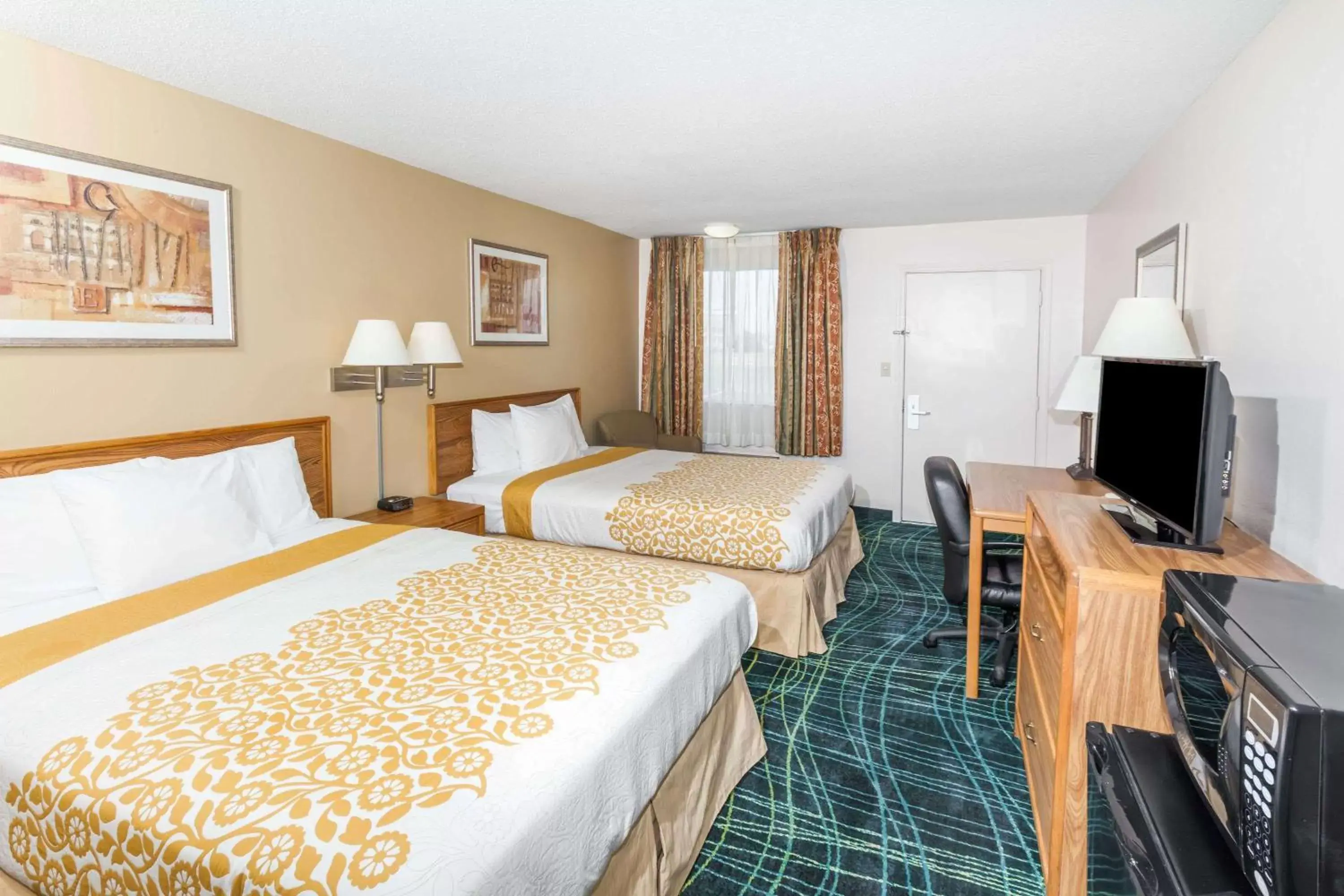 Photo of the whole room in Days Inn by Wyndham Fort Wayne