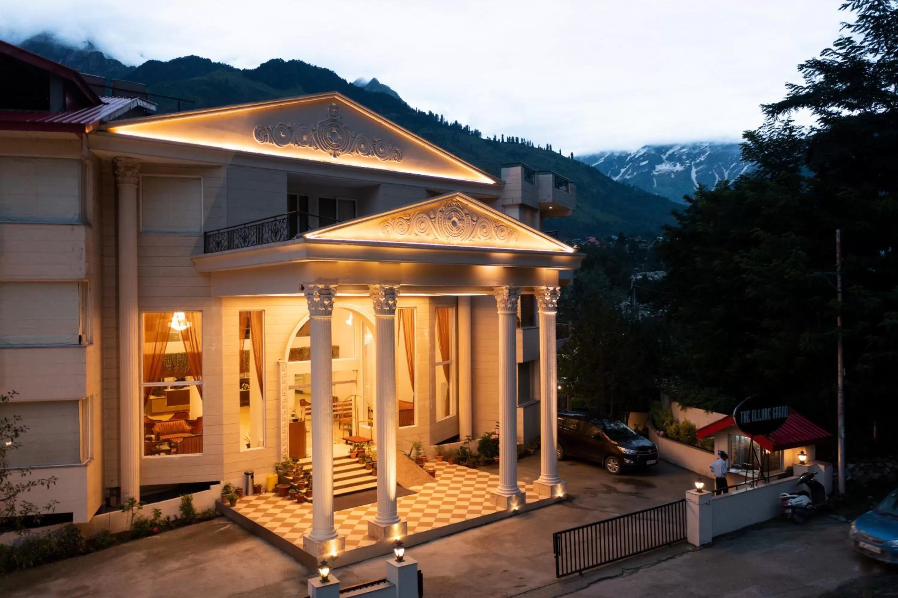 The Allure Grand Resort -A Majestic Riverside Retreat