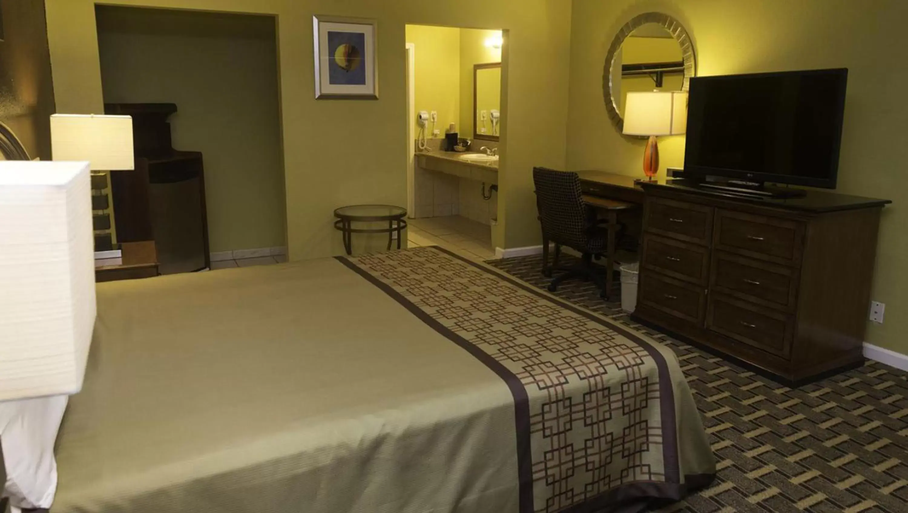 Bedroom, Bed in Kings Motel Inglewood