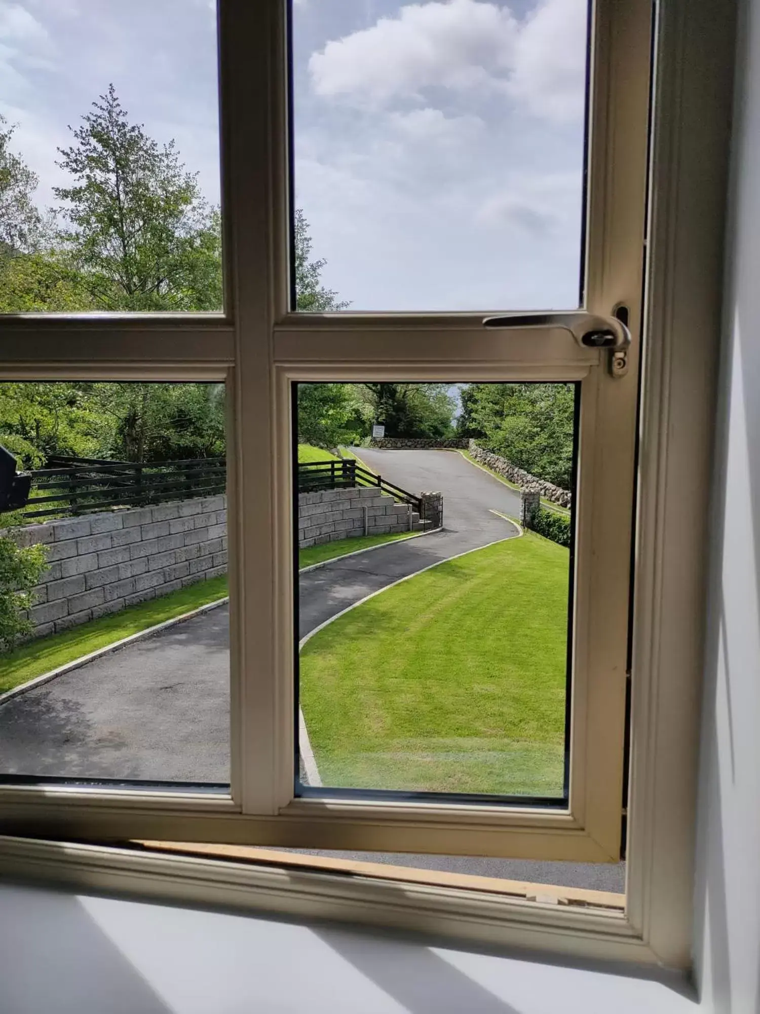 Garden View in Rostrevor Valley Holiday Park Rooms with Hot tub and car service