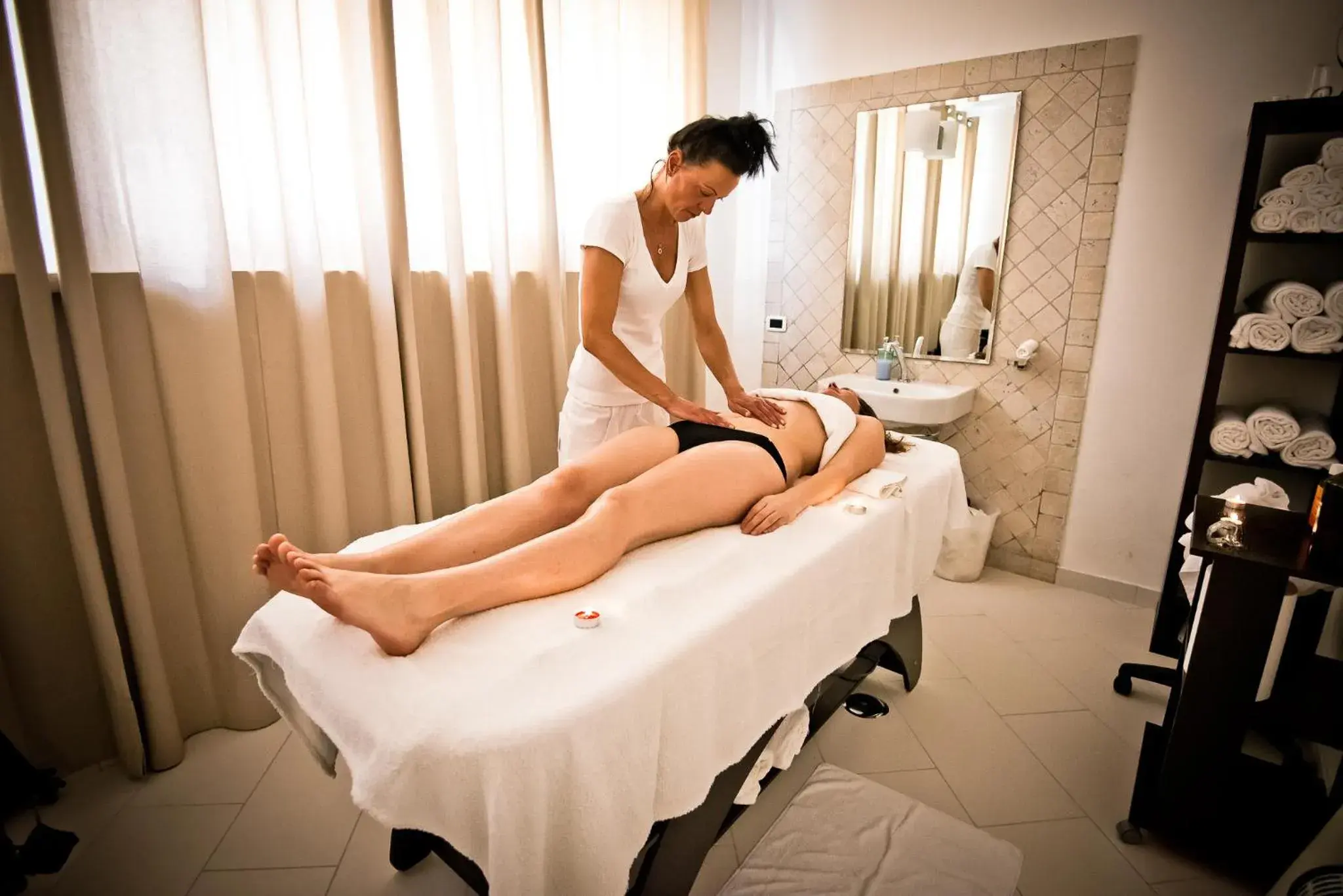 Massage in Hotel Terme Marine Leopoldo Ii