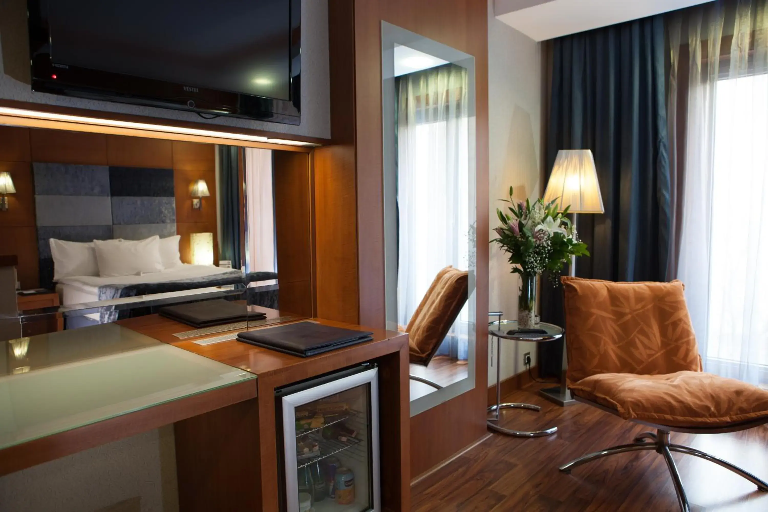 Photo of the whole room, TV/Entertainment Center in Limak Ambassadore Hotel Ankara