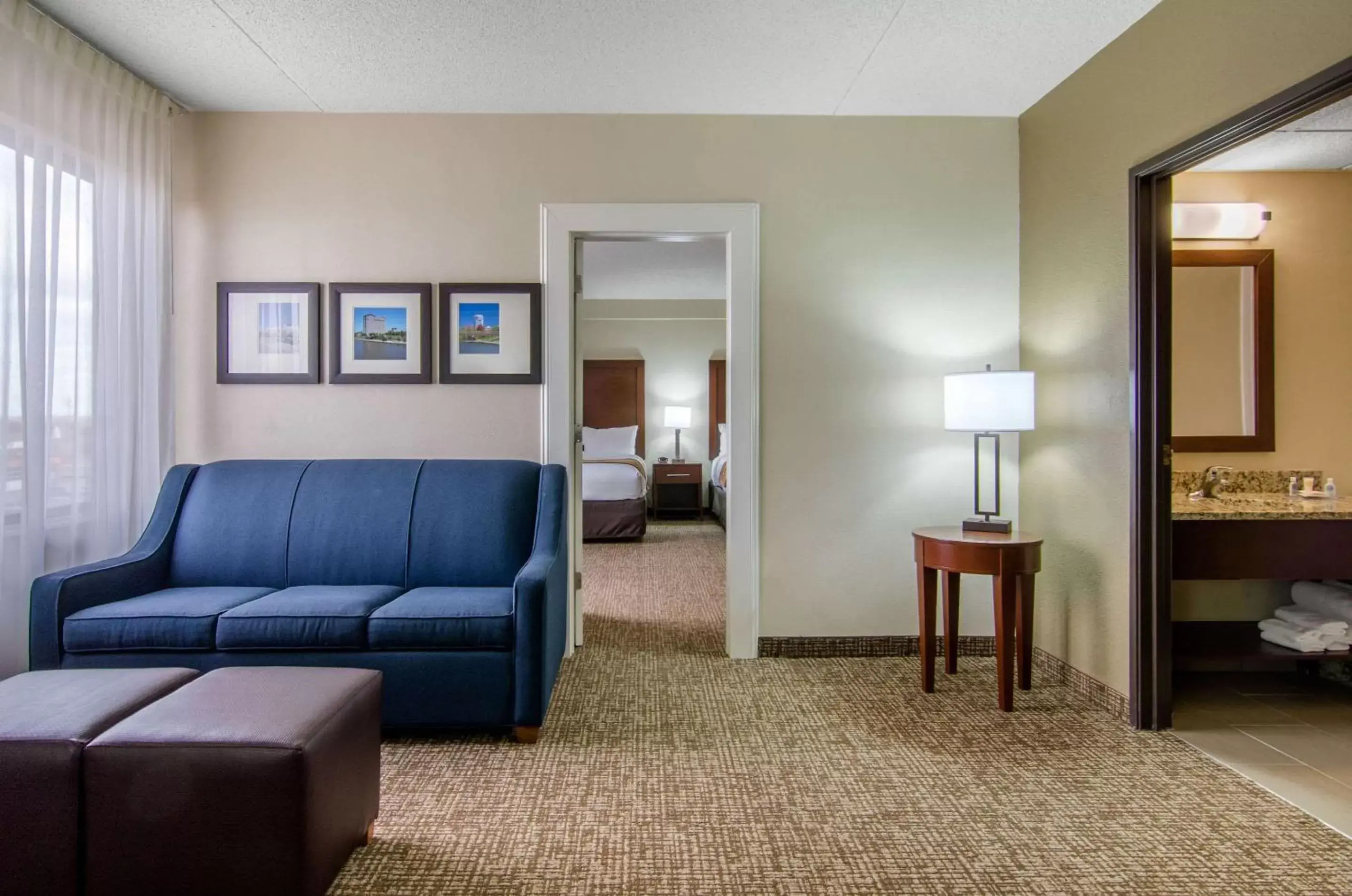 Photo of the whole room, Seating Area in Comfort Inn & Suites