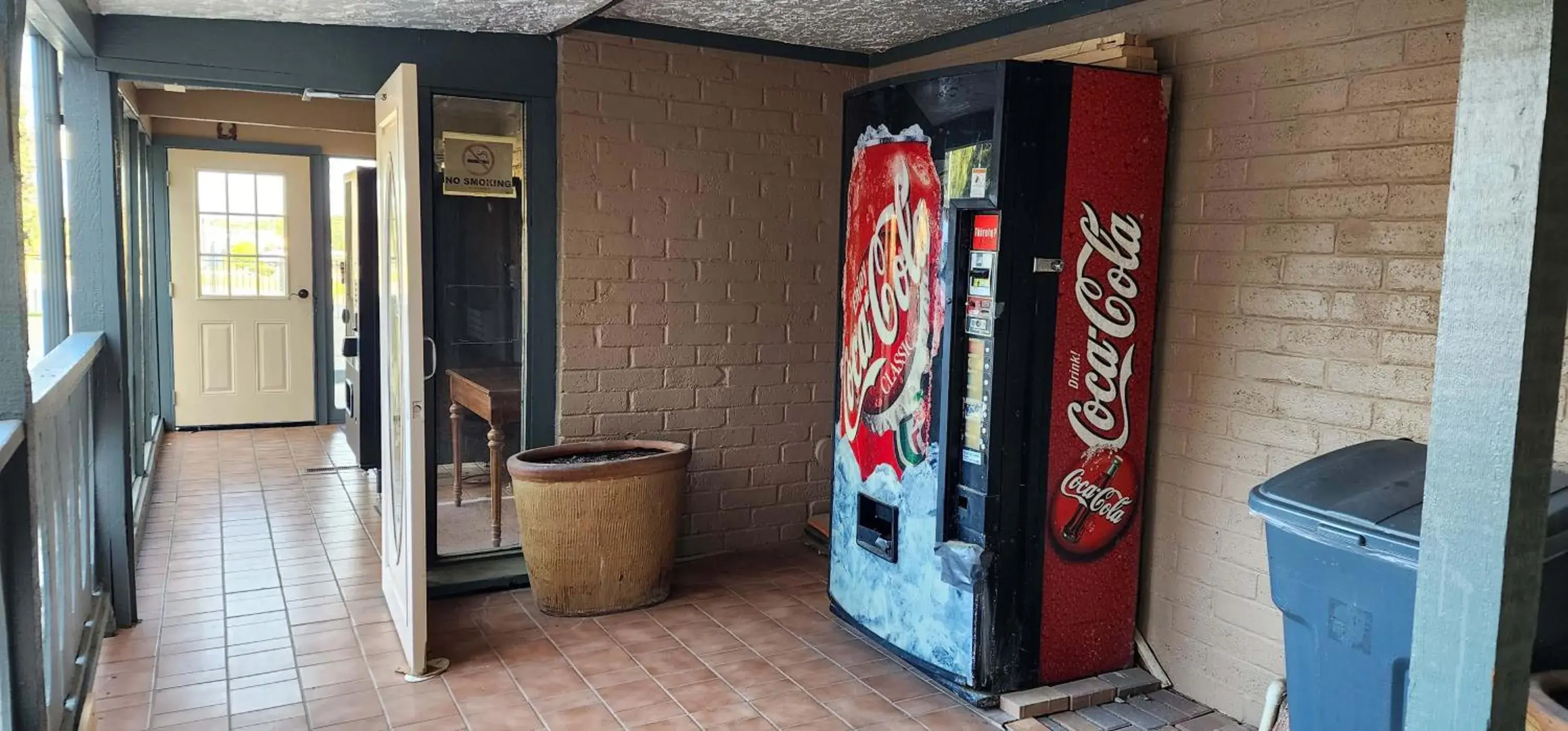 vending machine in Stratford Inn Tyler