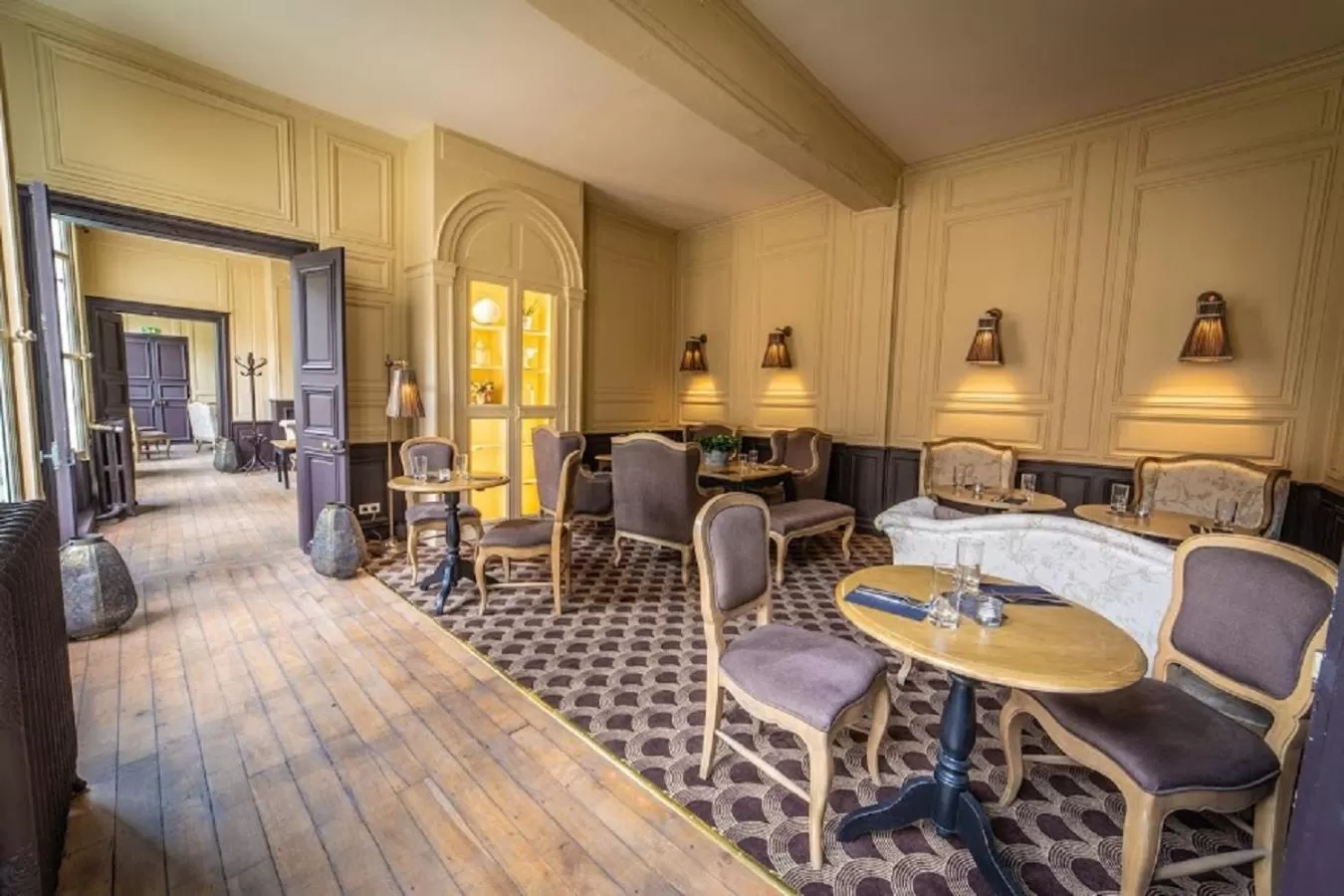 Restaurant/places to eat in Hôtel Particulier de Champrond