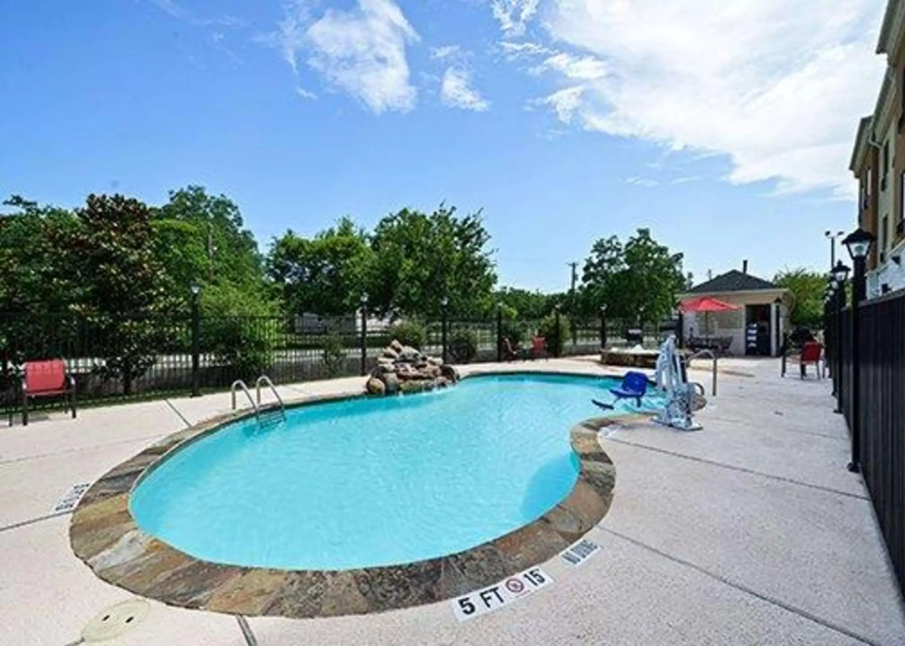On site, Swimming Pool in Comfort Suites Bay City