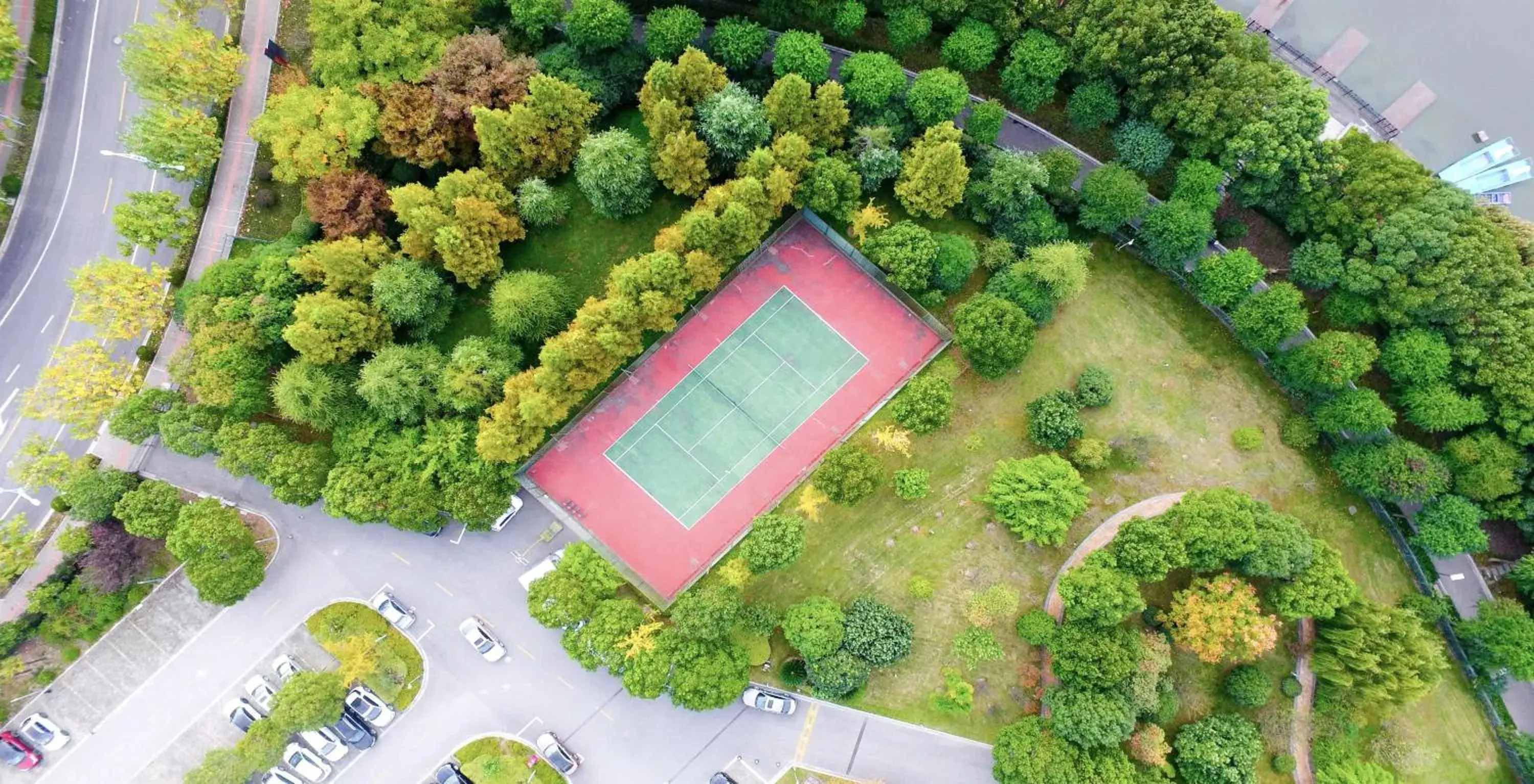 Property building in Crowne Plaza Shanghai Xiayang Lake by IHG Property building in Crowne Plaza Shanghai Xiayang Lake by IHG