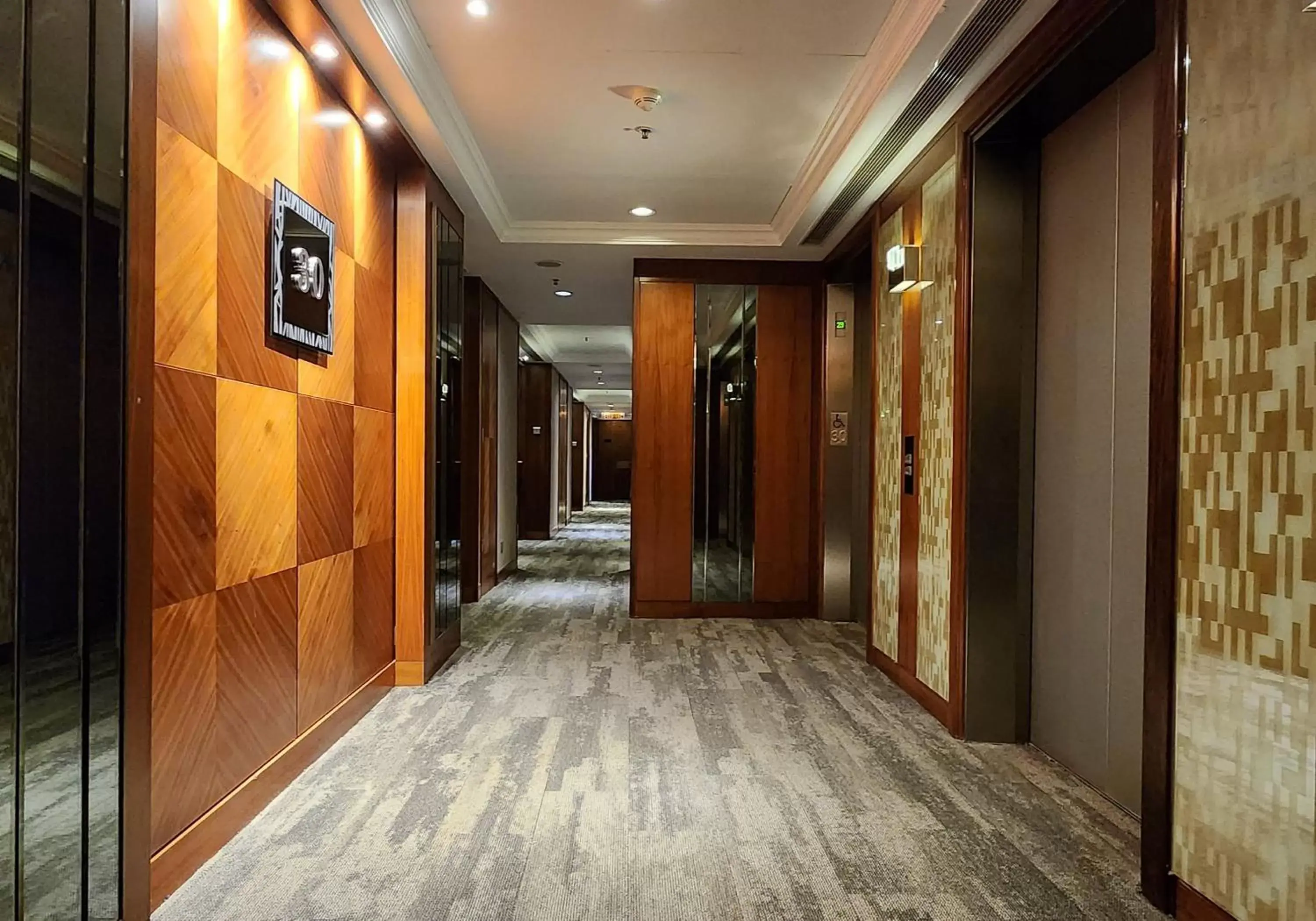 elevator in Rosedale Hotel Hong Kong