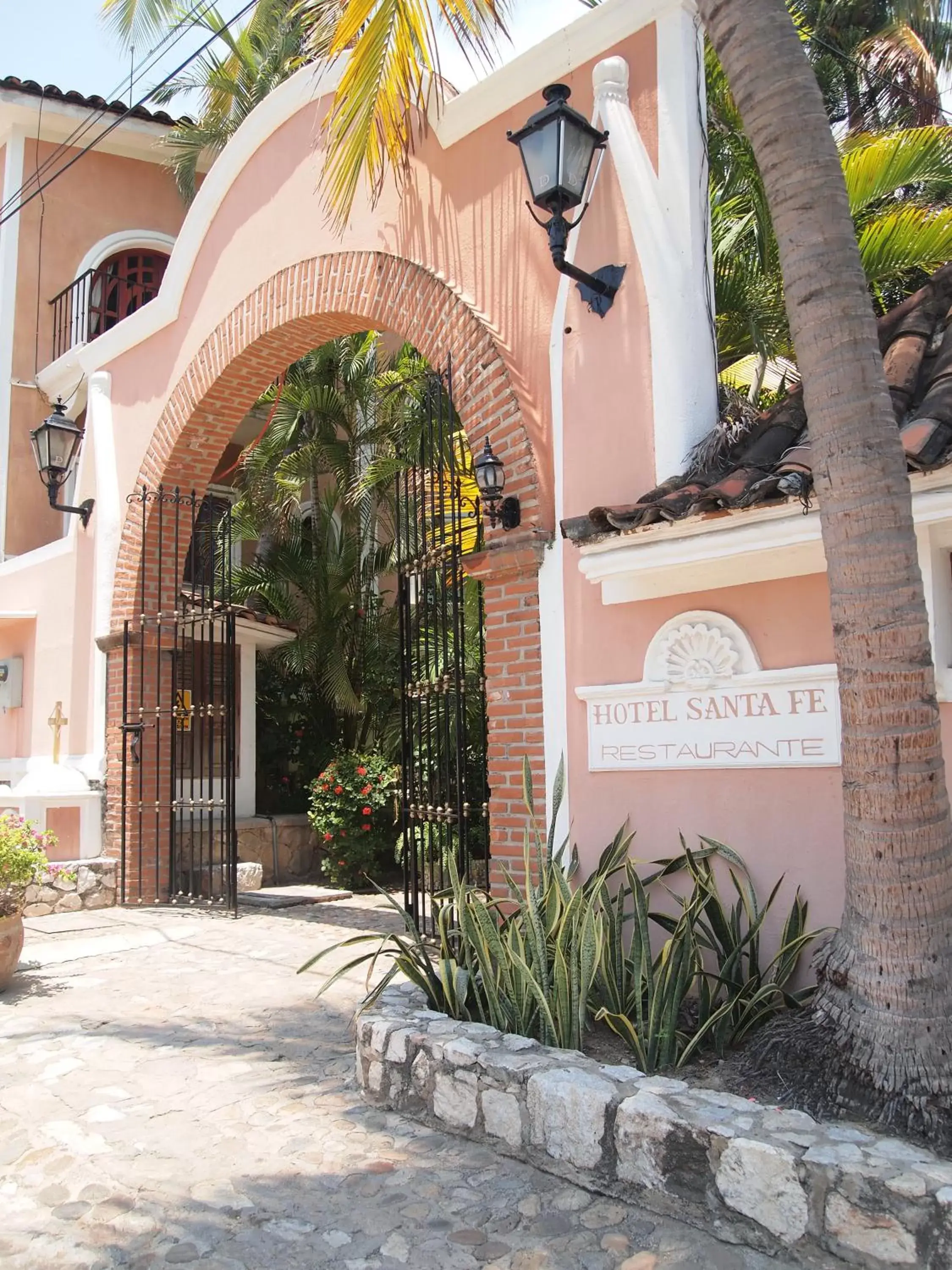 Facade/entrance, Property Building in Hotel Santa Fe