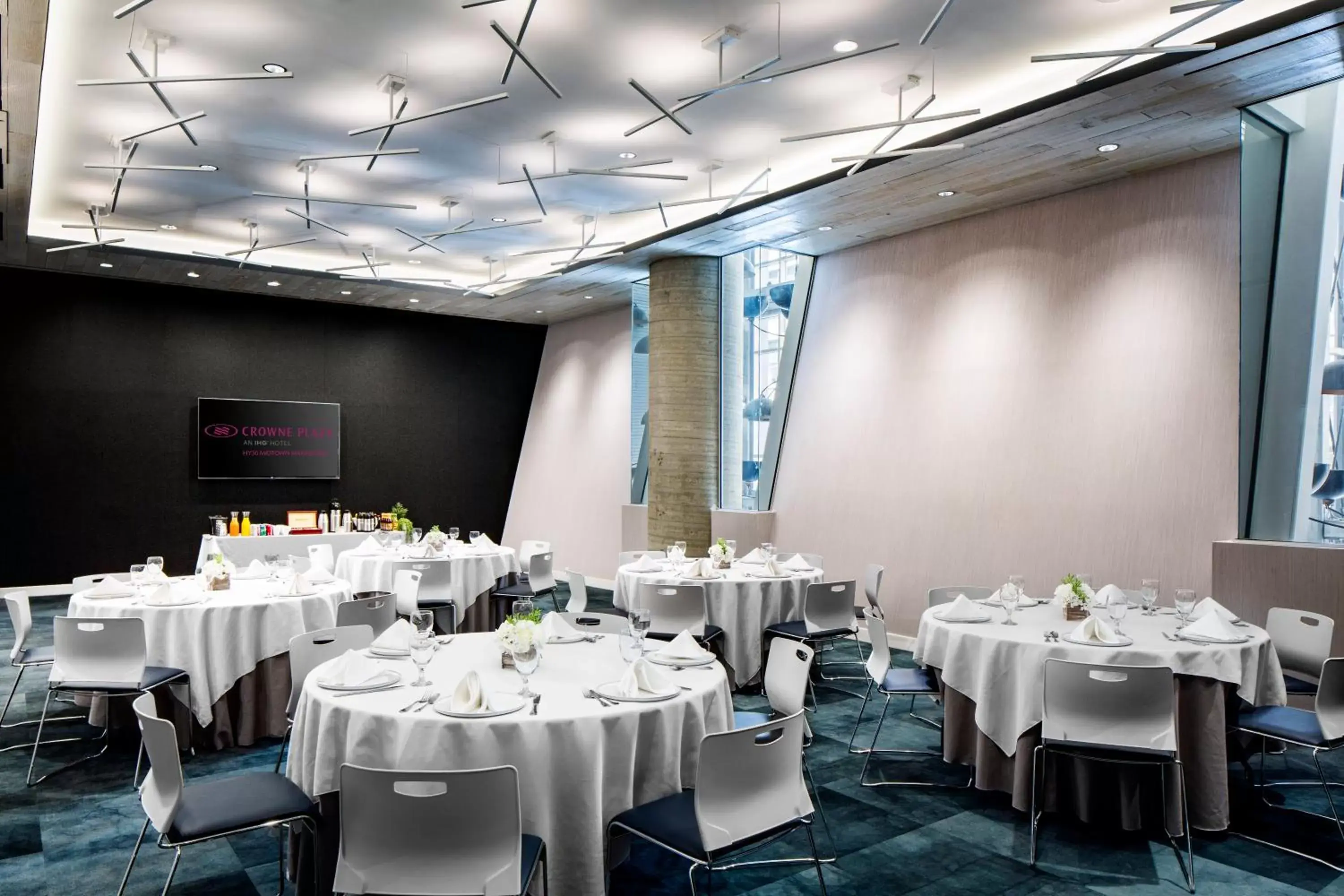 Meeting/conference room, Restaurant/Places to Eat in Crowne Plaza HY36 Midtown Manhattan, an IHG Hotel