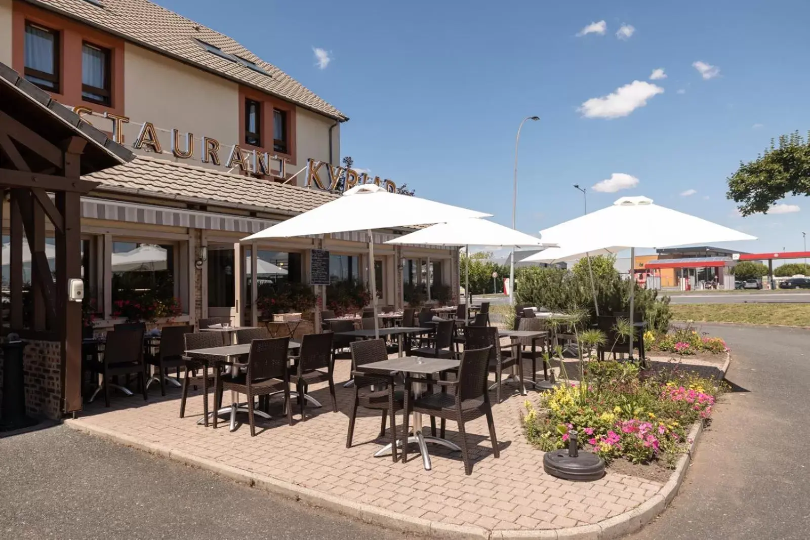 Patio, Restaurant/Places to Eat in Kyriad Chateauroux