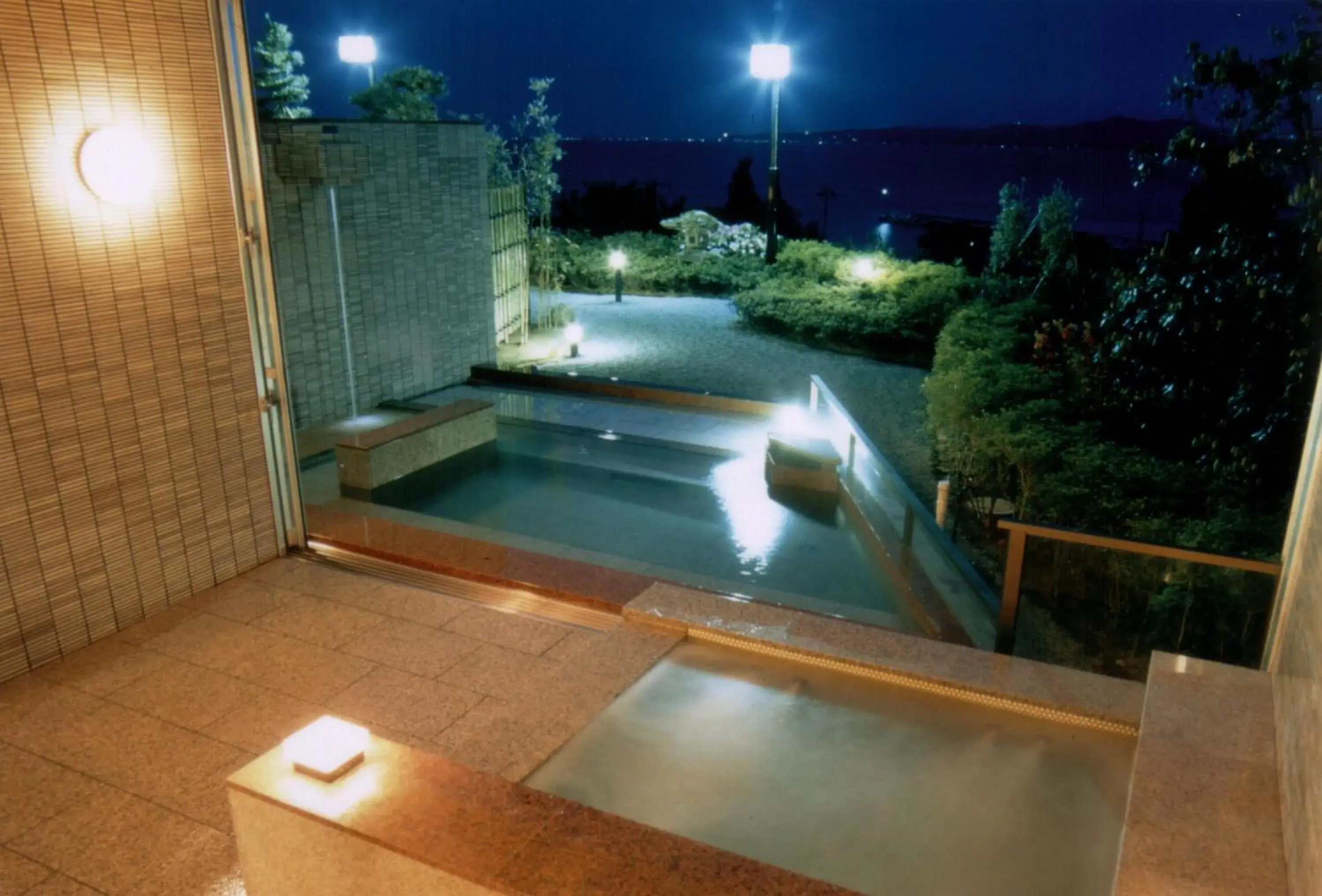 Hot Spring Bath, Swimming Pool in Himi Onsenkyo Eihokaku