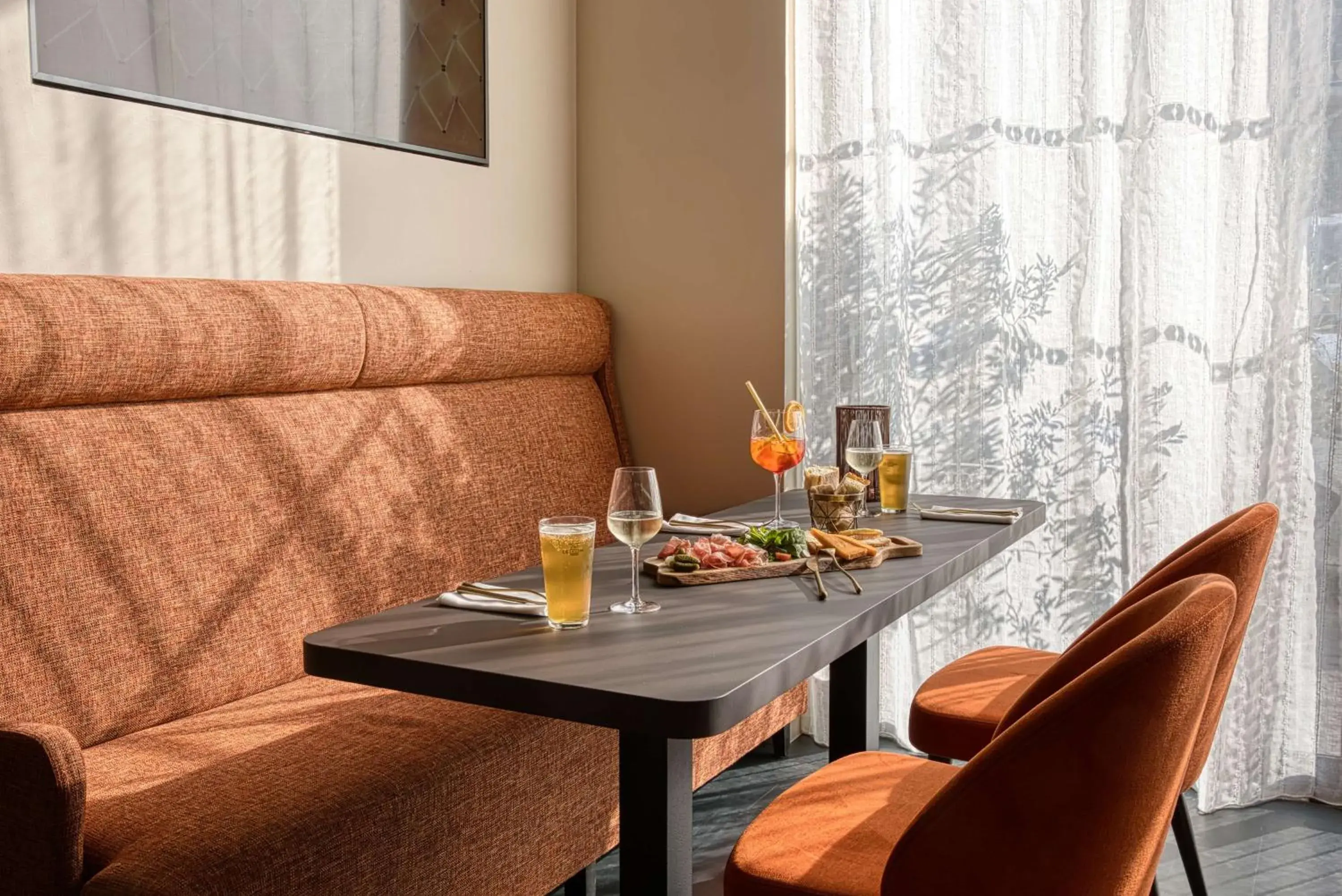 Lounge or bar in Best Western Plus Up Hotel & Bar
