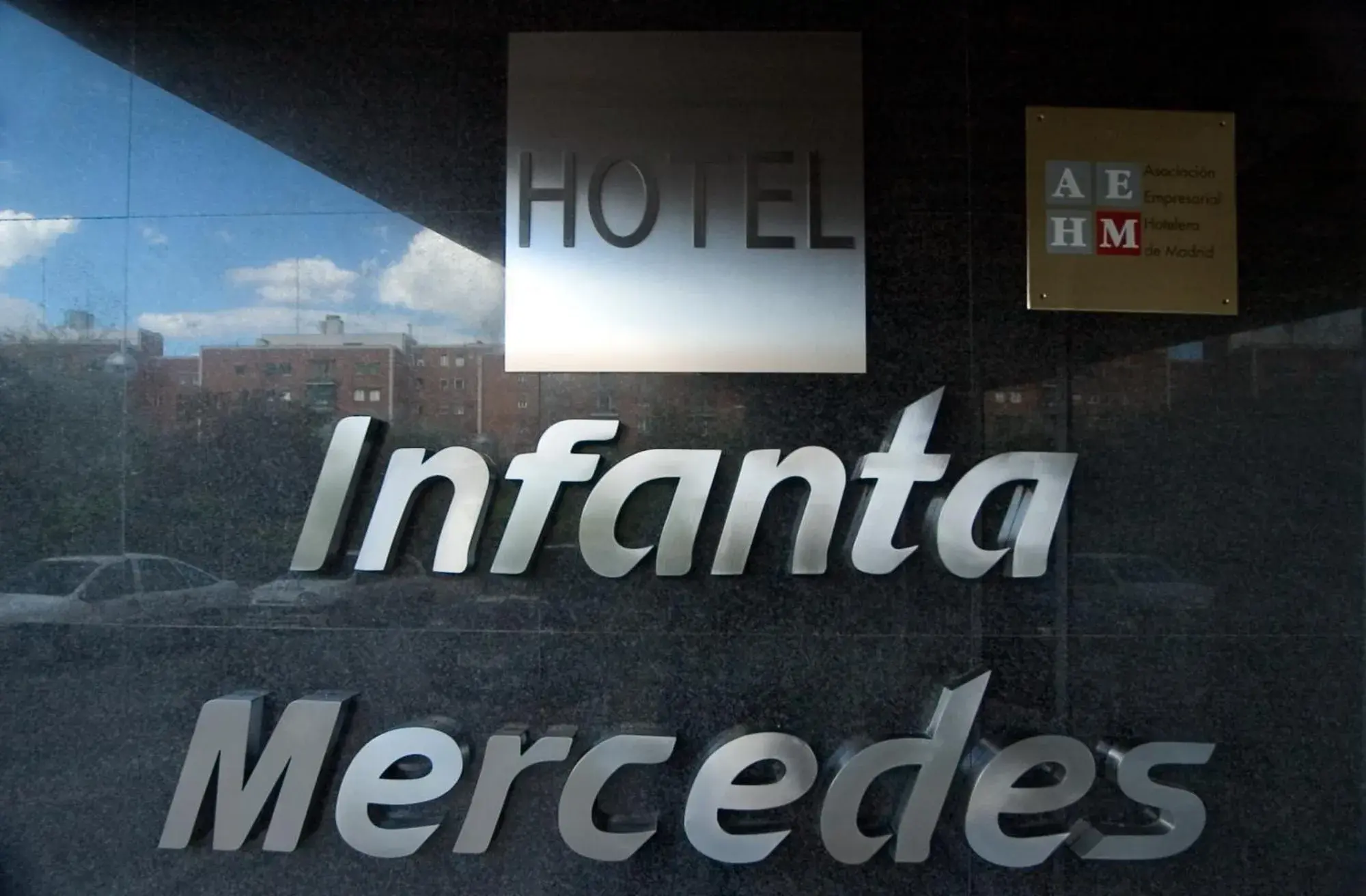 Facade/entrance, Property Logo/Sign in Infanta Mercedes