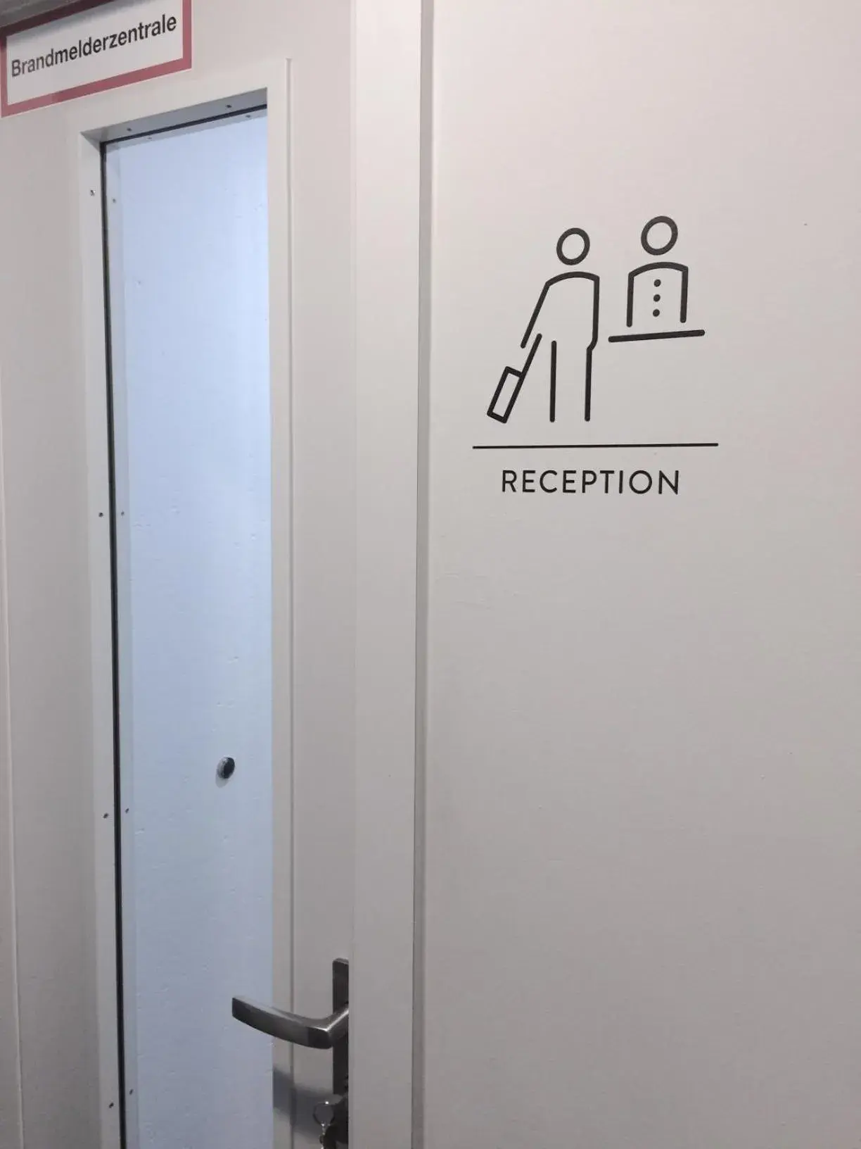 Lobby or reception in BNB near Brandenburg Gate - Rooms & Apartments Lobby or reception in BNB near Brandenburg Gate - Rooms & Apartments