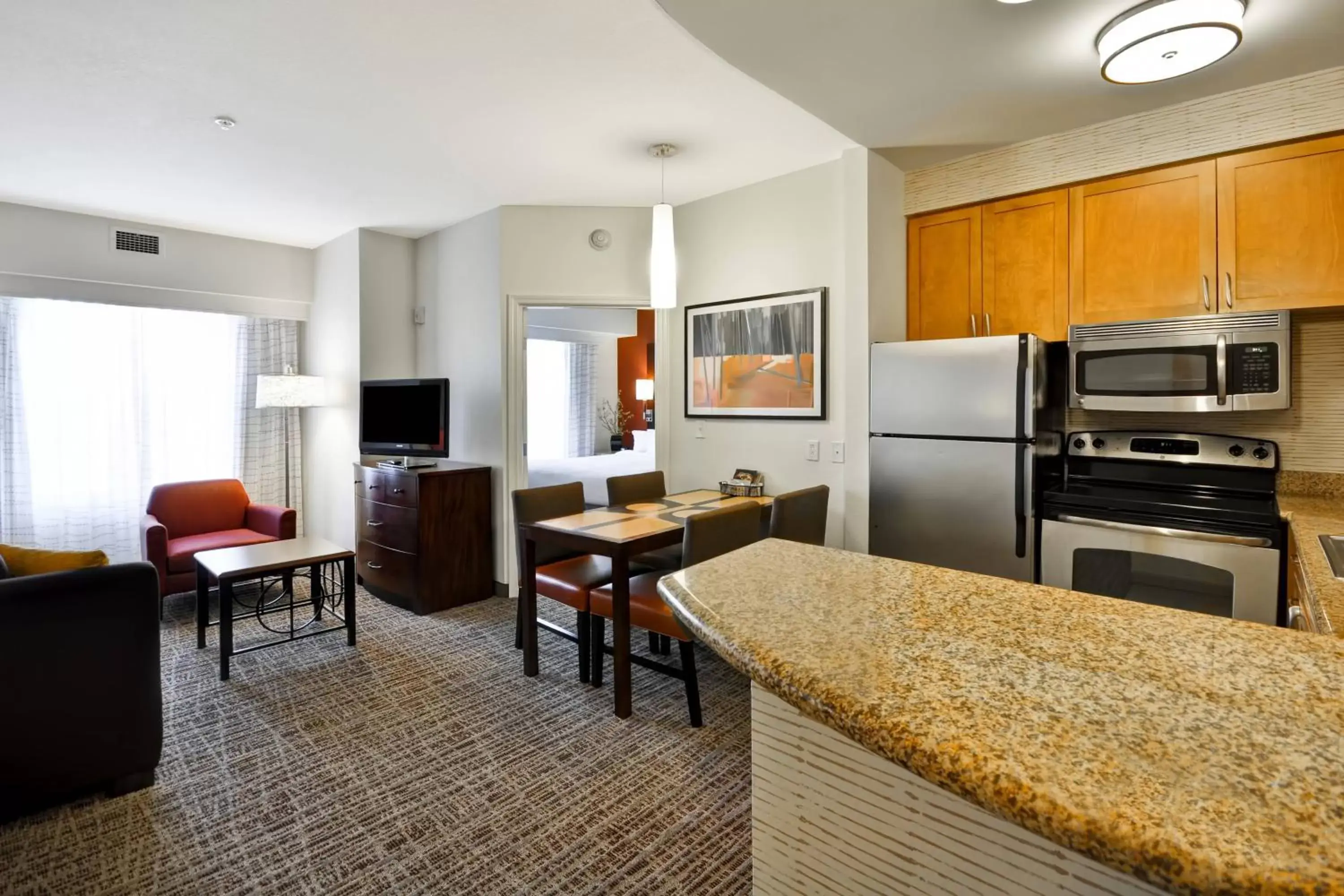 Bedroom, Kitchen/Kitchenette in Residence Inn by Marriott Gulfport-Biloxi Airport