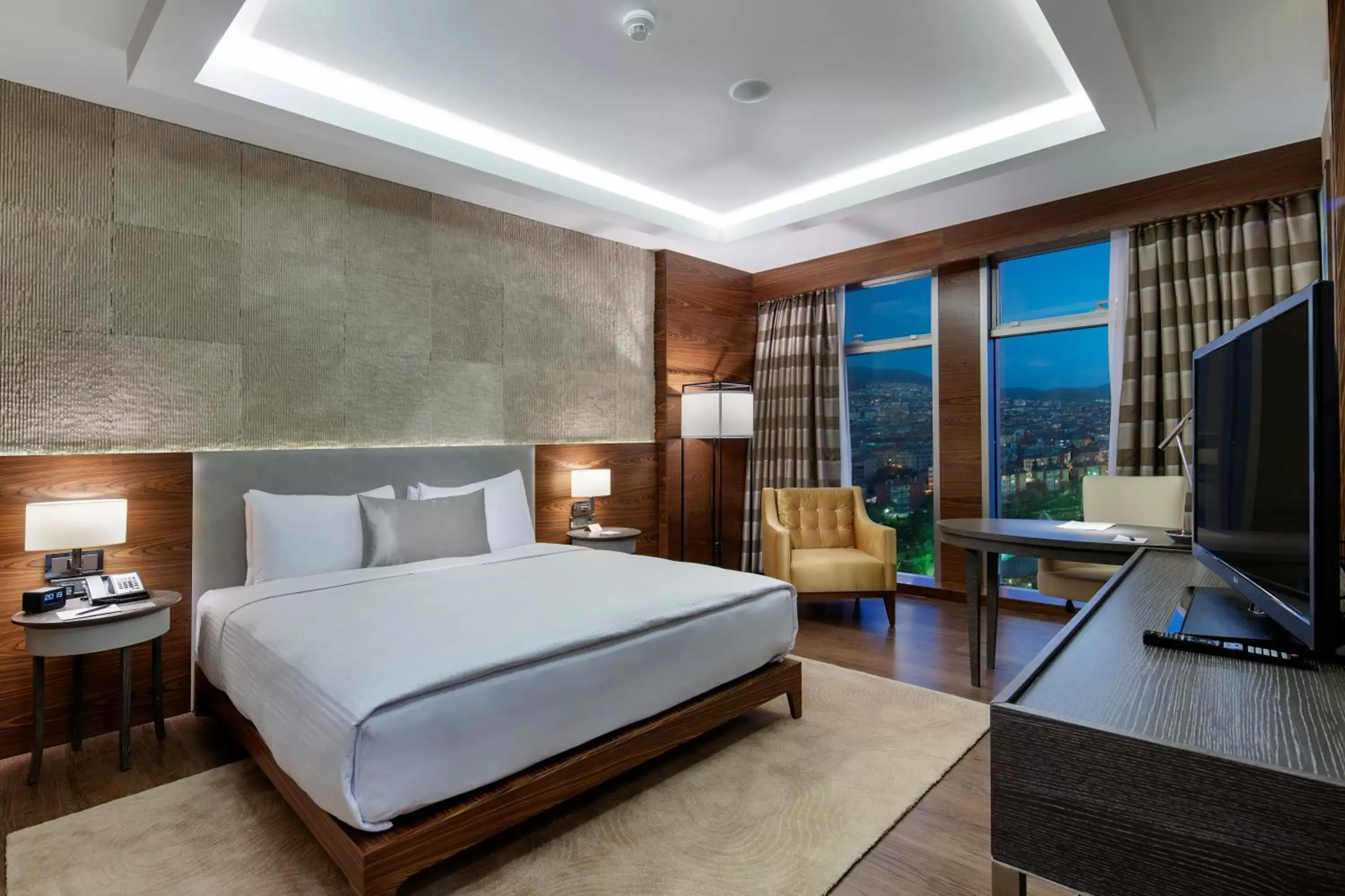 Bed in Movenpick Hotel Malatya