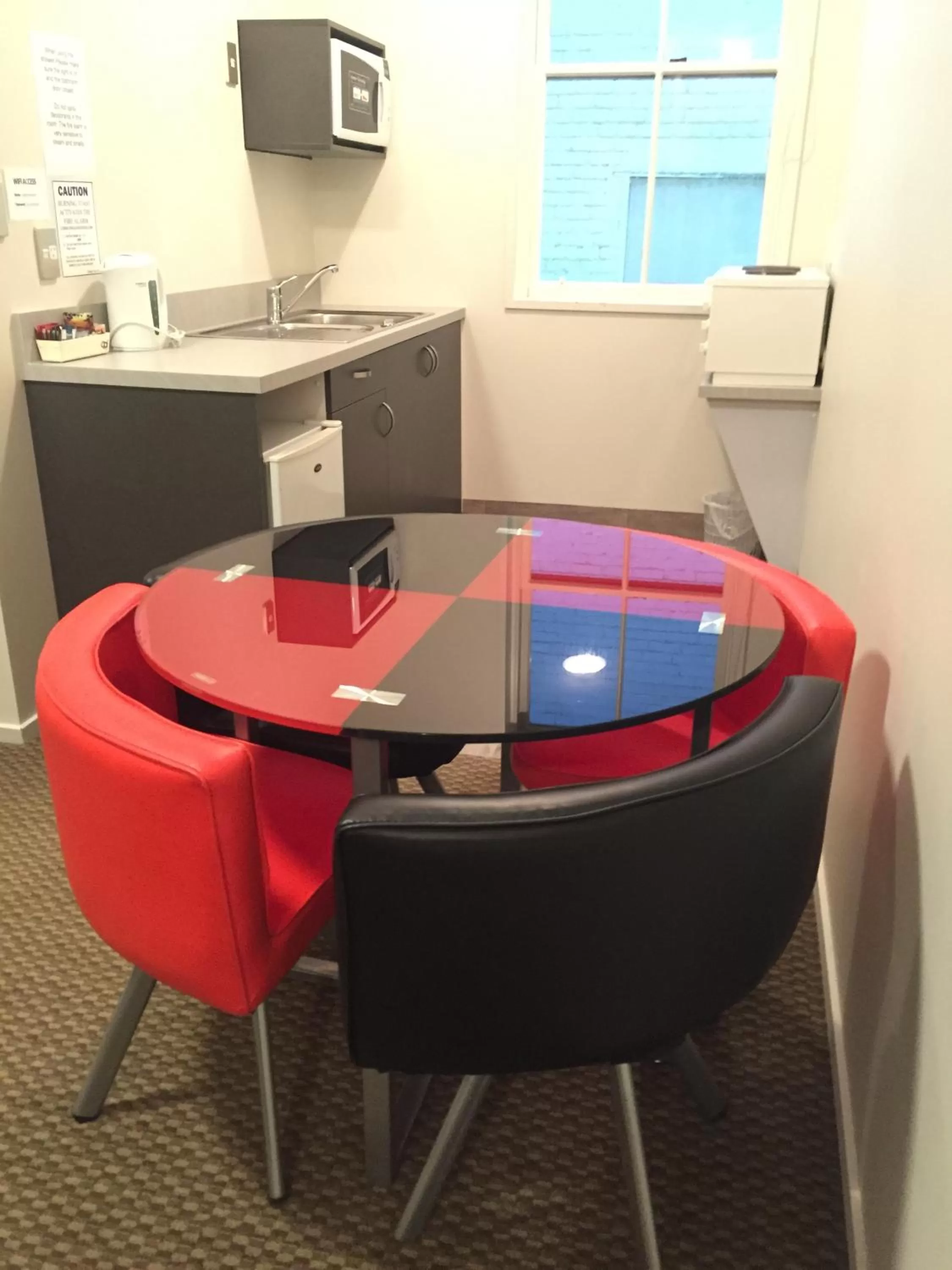 Dining area in Motel on Carroll