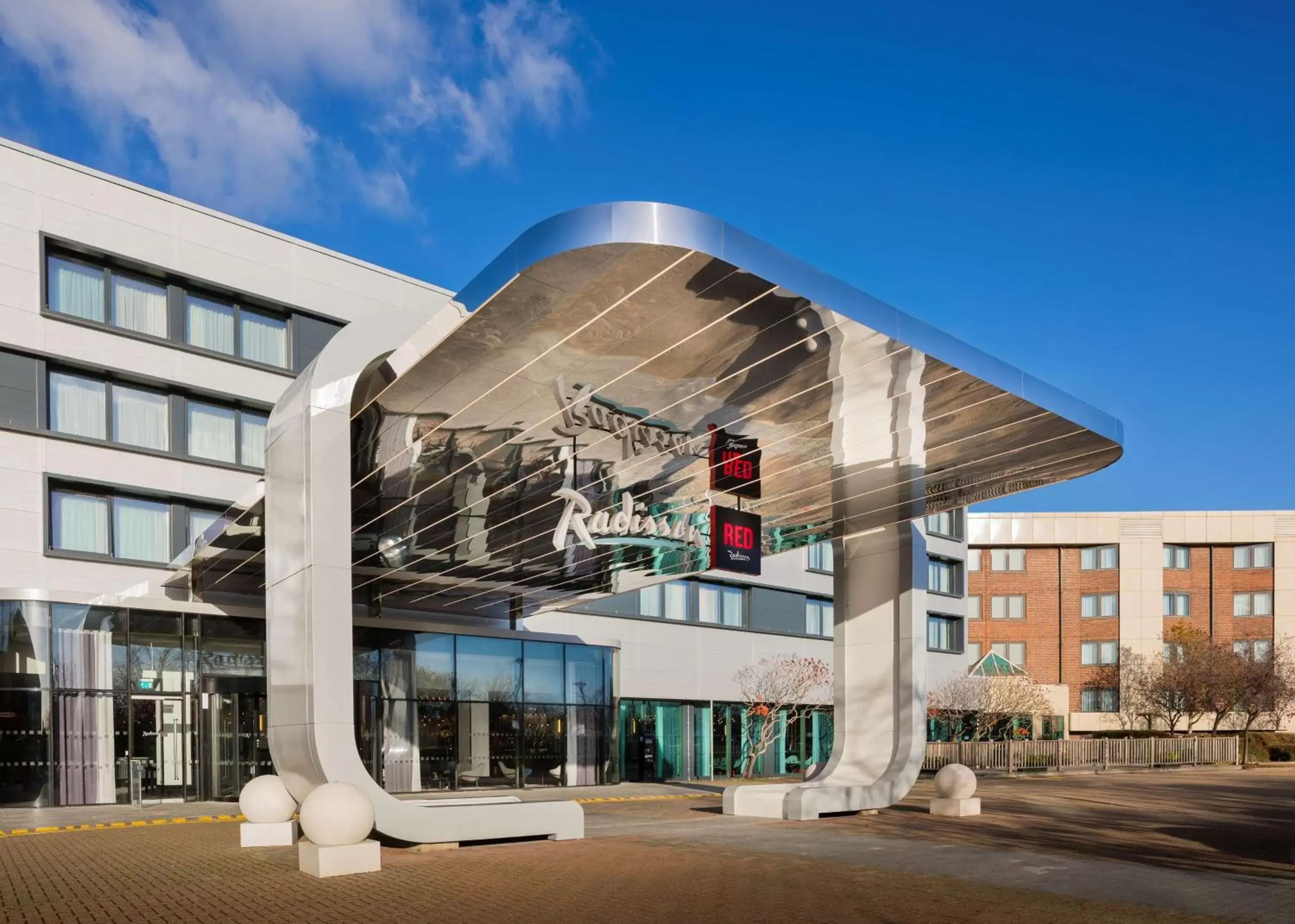 Property Building in Radisson Hotel and Conference Centre London Heathrow
