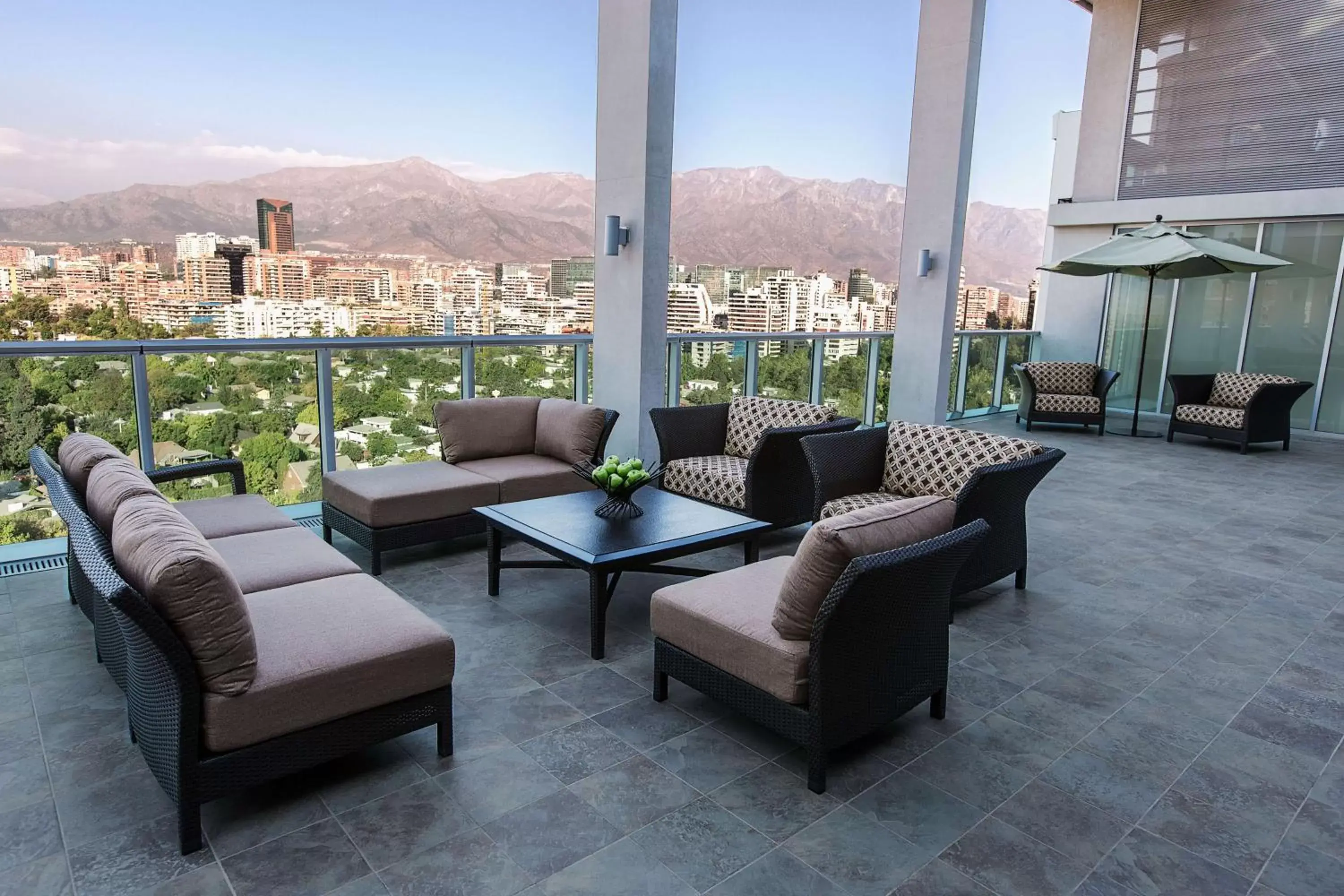 Lounge or bar in Hyatt Place Santiago/Vitacura