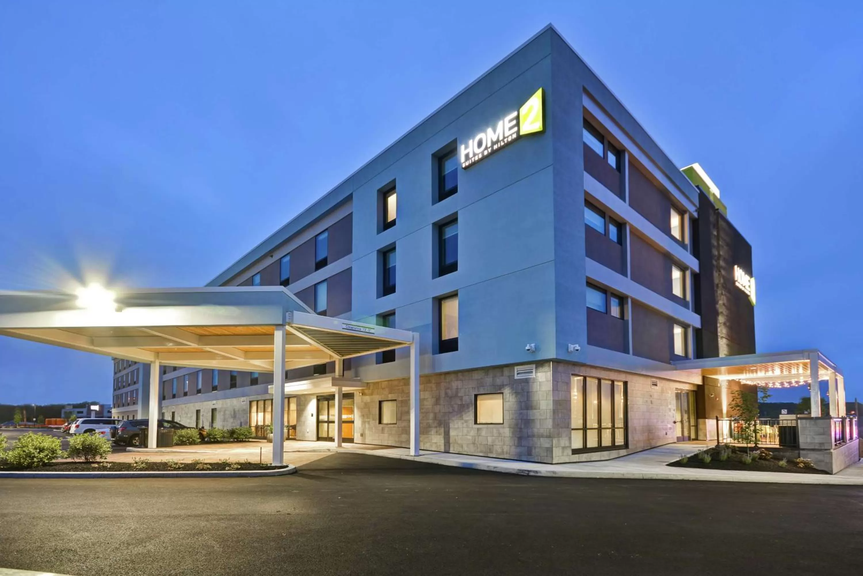 Property building in Home2 Suites By Hilton Portland Airport