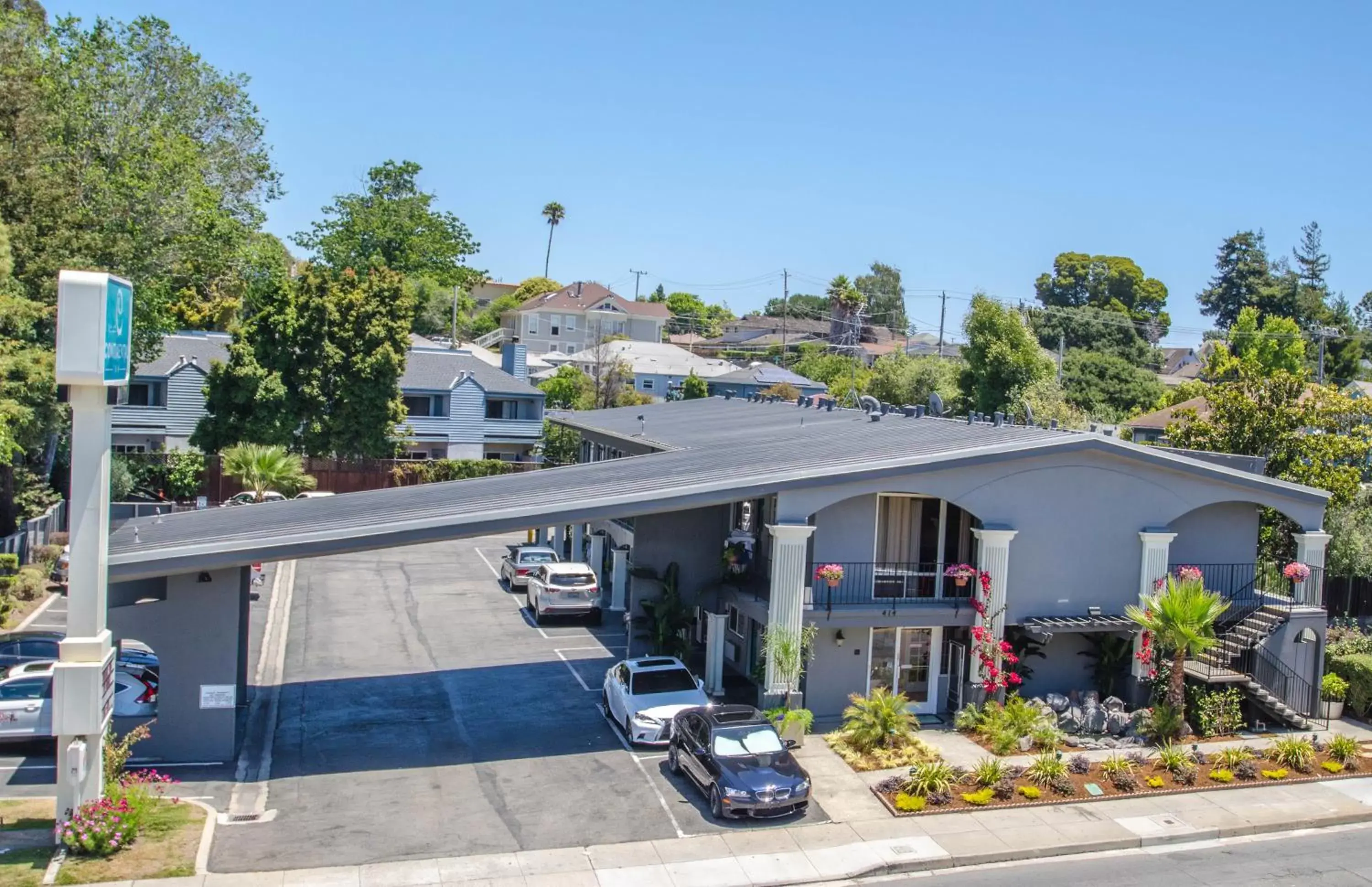 Property building in Continental Inn Property building in Continental Inn