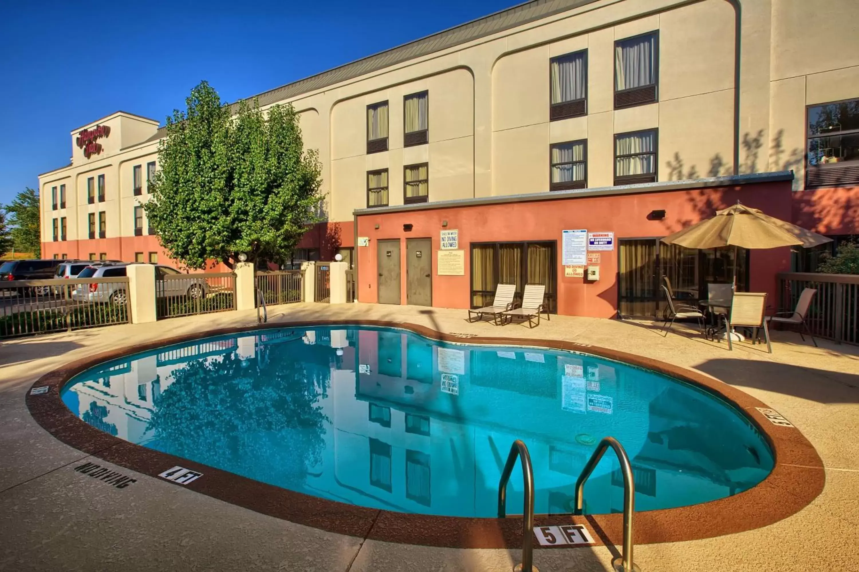 Pool view, Swimming Pool in Hampton Inn Mebane