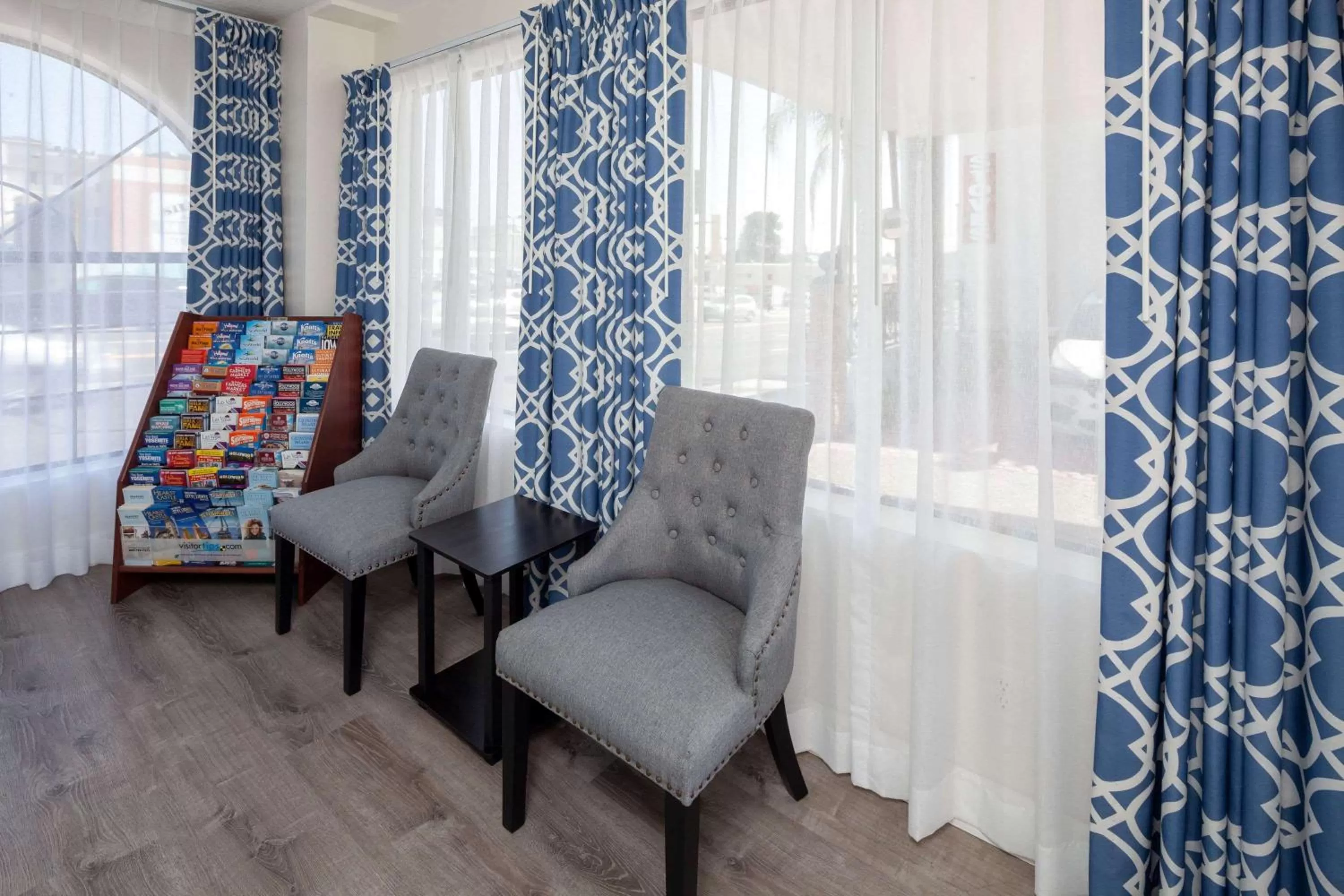 Lobby or reception in Travelodge by Wyndham Harbor City