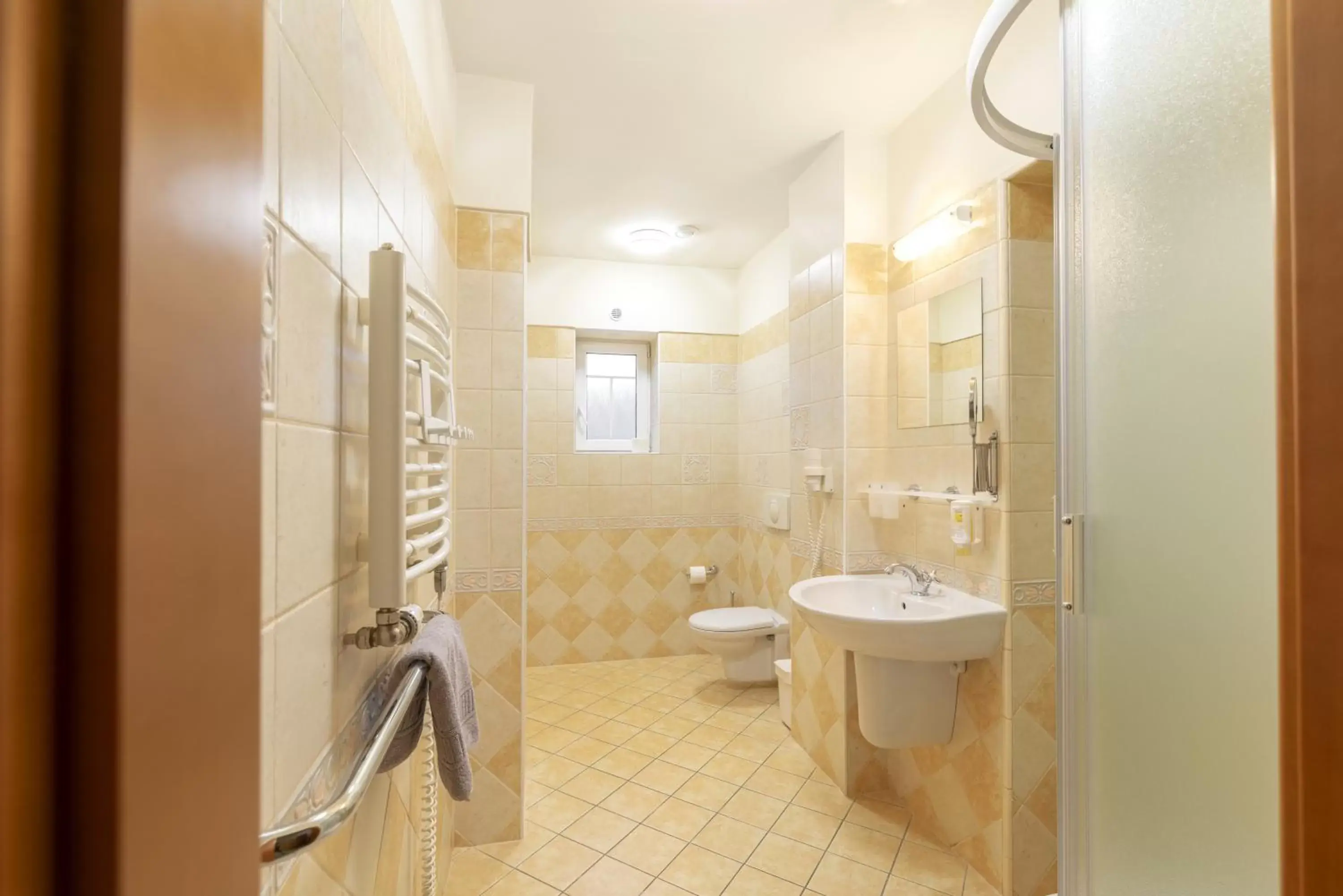 Twin Room with Extra Bed - single occupancy in Hotel U Simla Twin Room with Extra Bed - single occupancy in Hotel U Simla