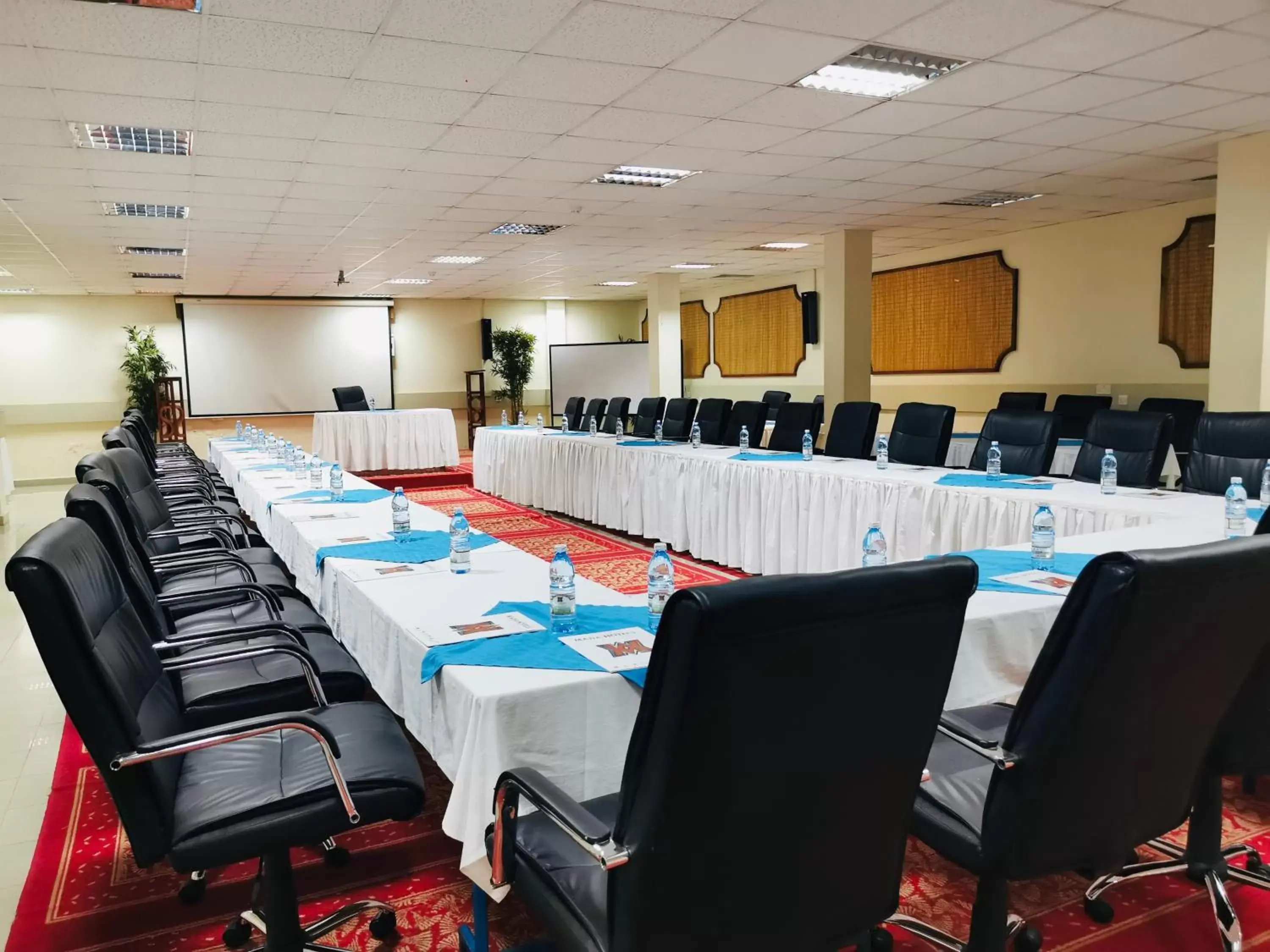 Meeting/conference room in La Mada Hotel