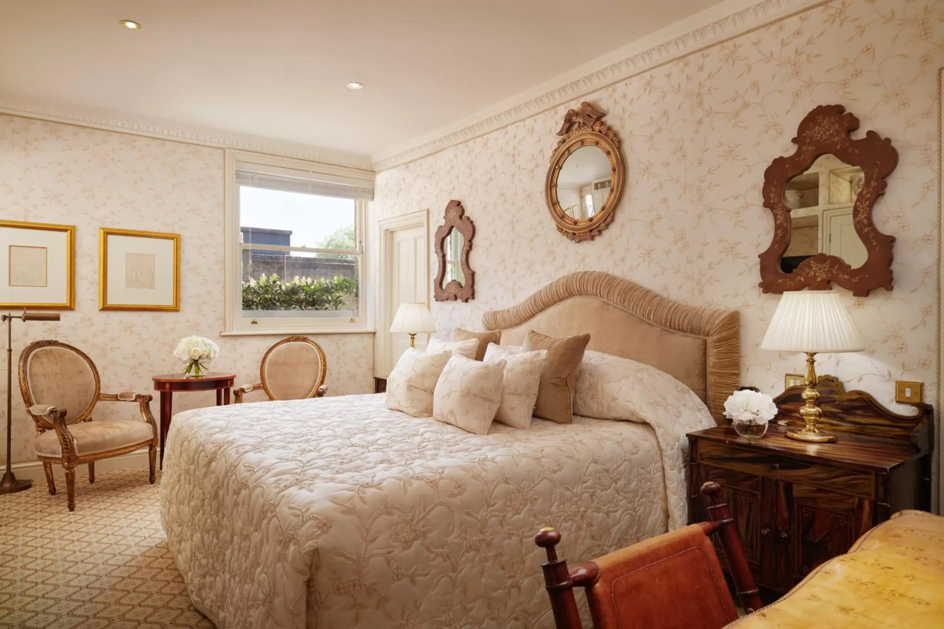 Bedroom, Bed in Egerton House