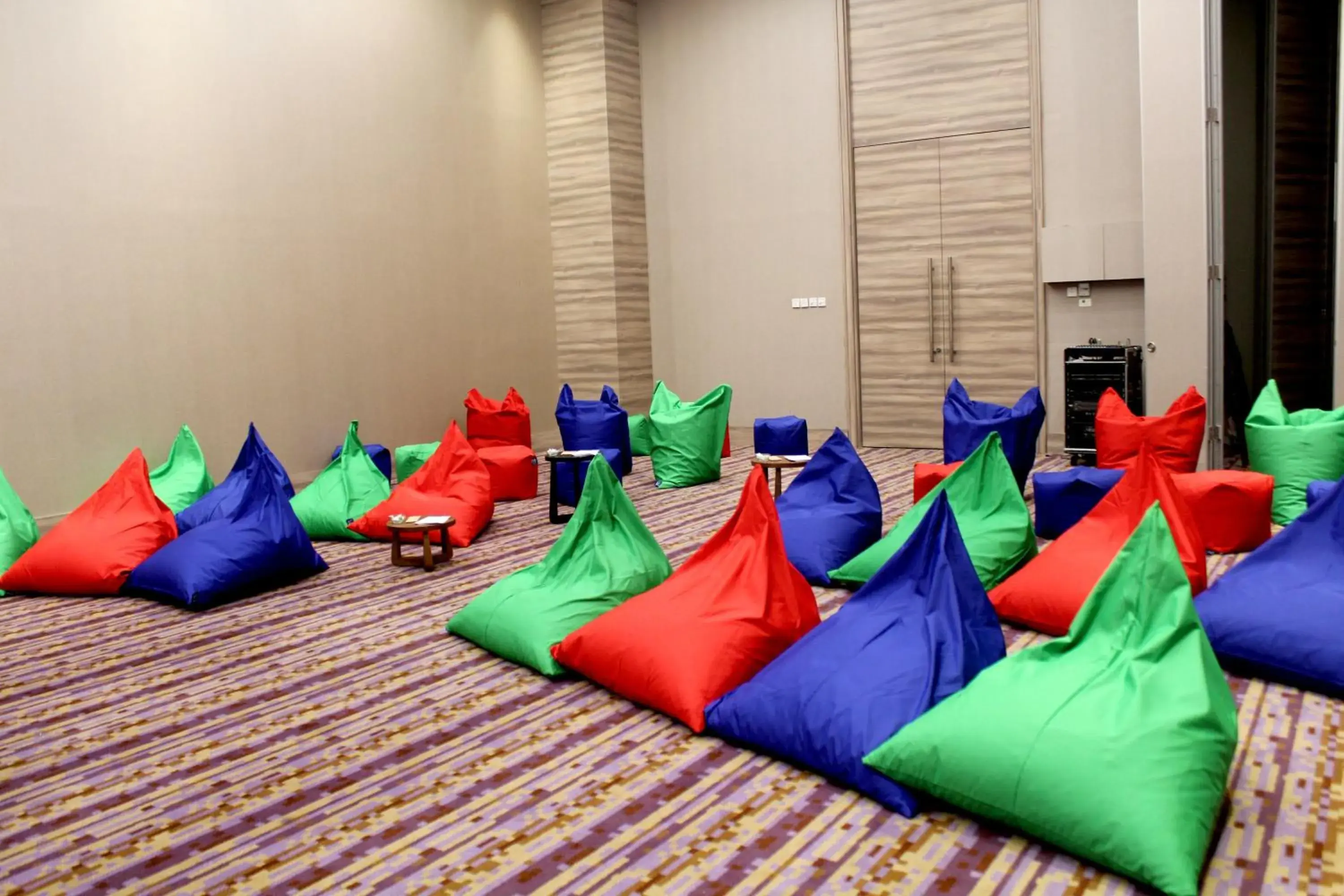 Business facilities, Bed in Ibis Styles Jakarta Mangga Dua Square Business facilities, Bed in Ibis Styles Jakarta Mangga Dua Square