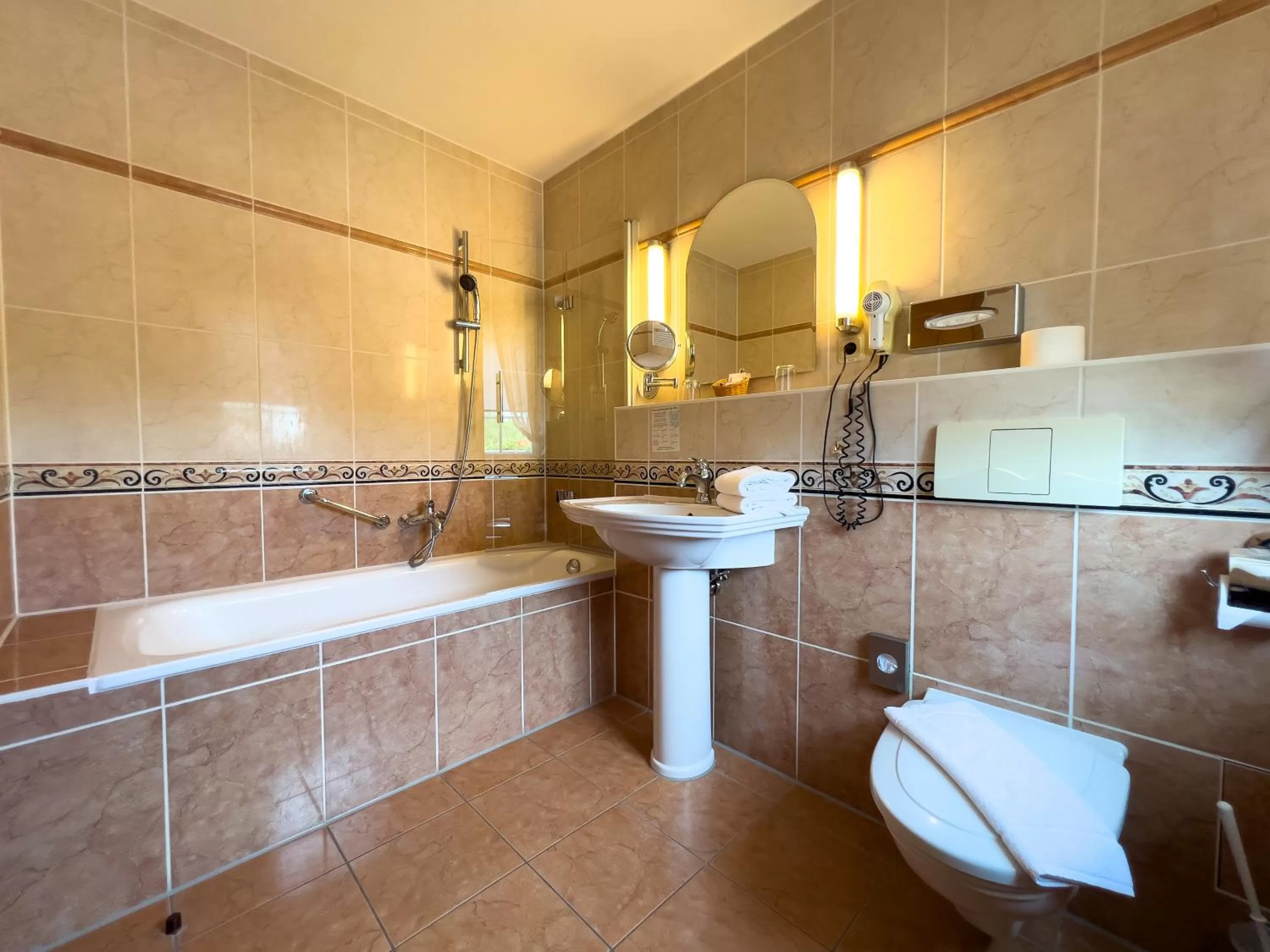 Bathroom in Hotel Landhaus Wörlitzer Hof