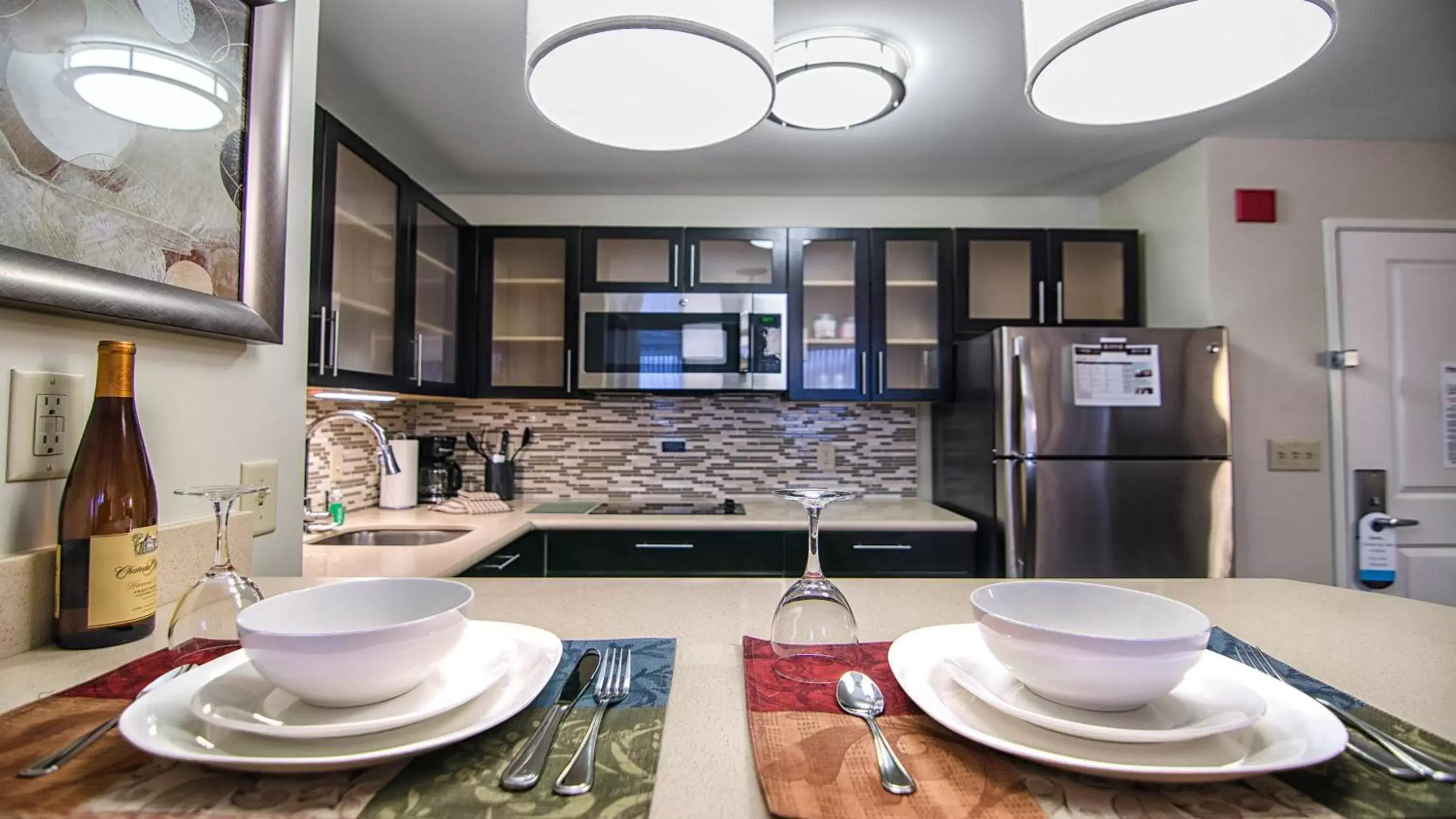 Photo of the whole room, Kitchen/Kitchenette in Staybridge Suites Marquette, an IHG Hotel