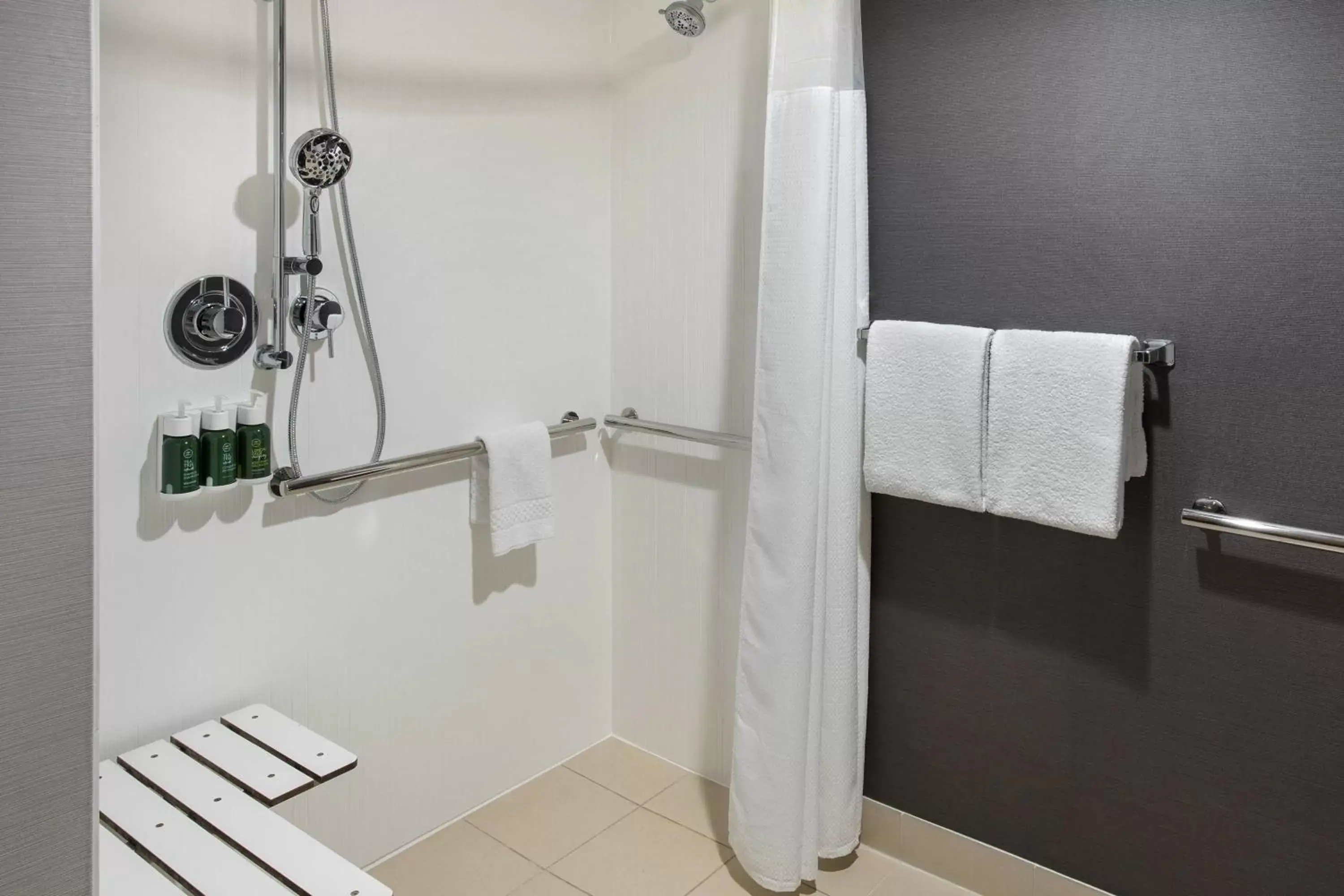 Bathroom in Courtyard by Marriott Poughkeepsie