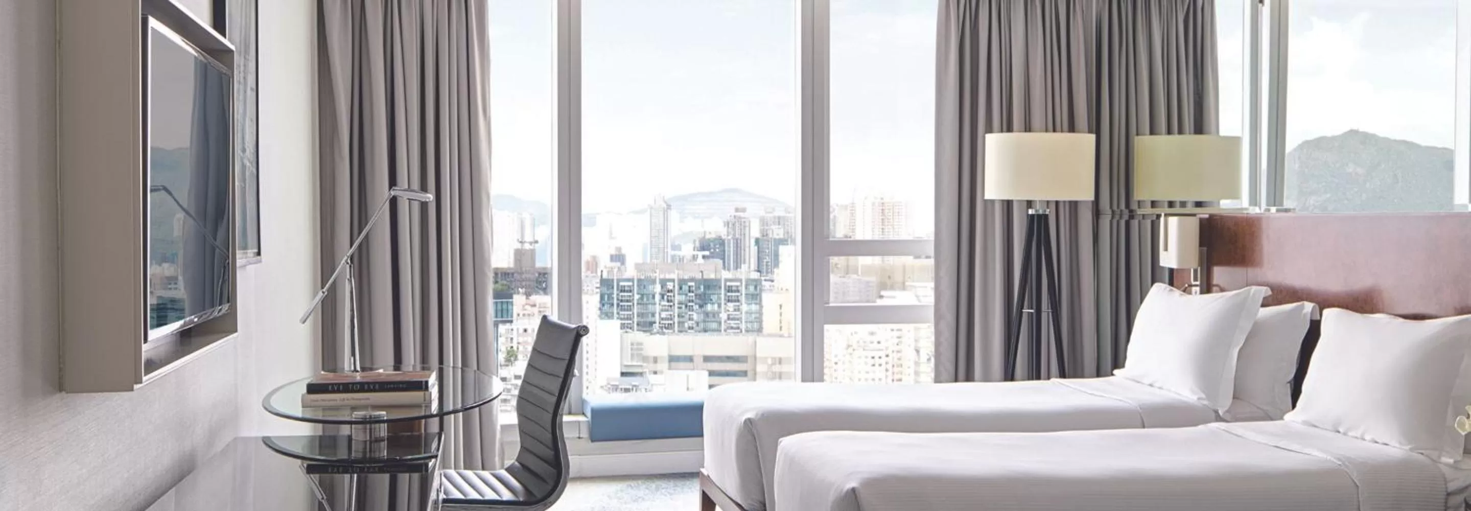 City view, Bed in Cordis, Hong Kong