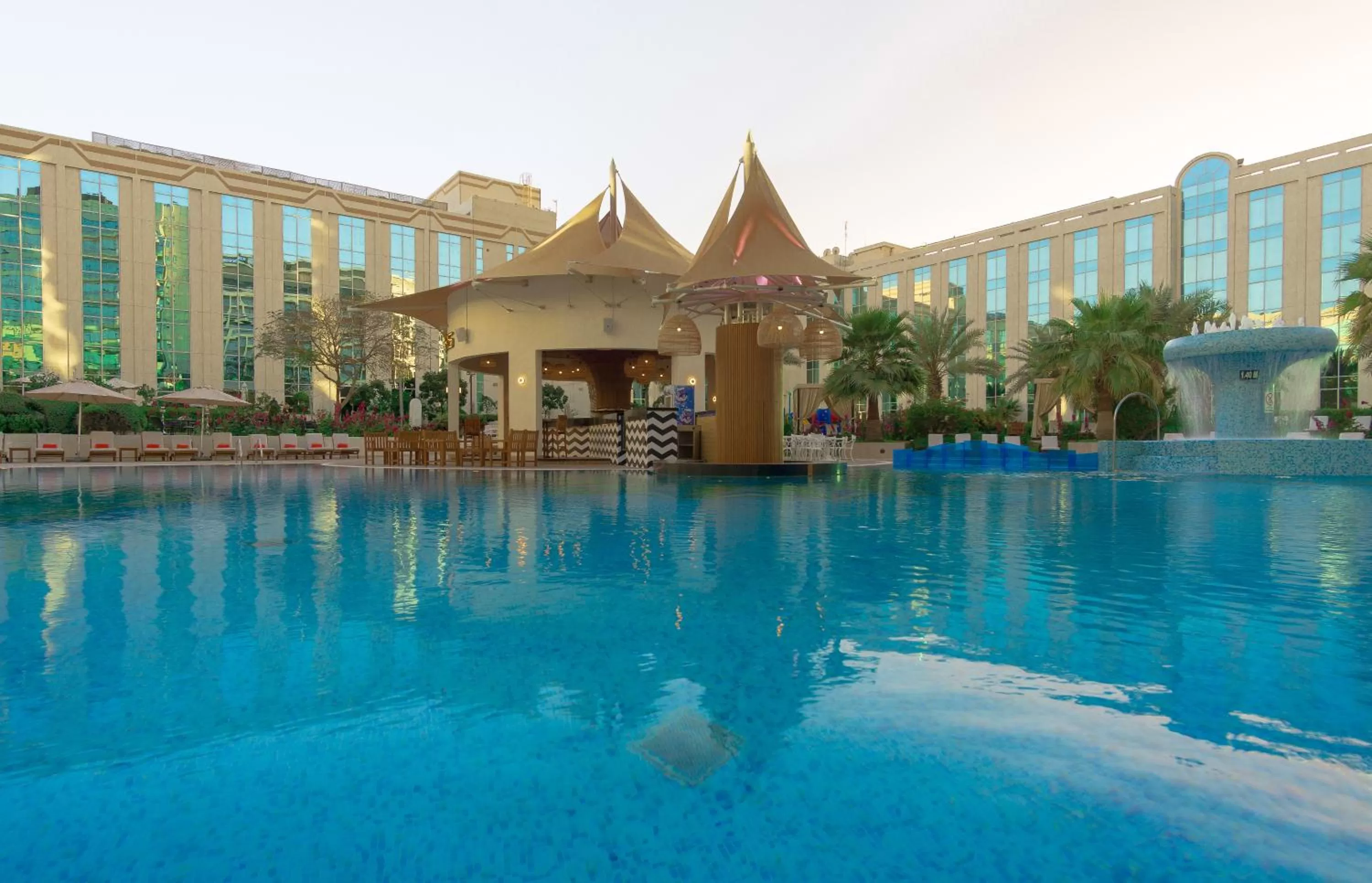 Swimming pool in Millennium Airport Hotel Dubai