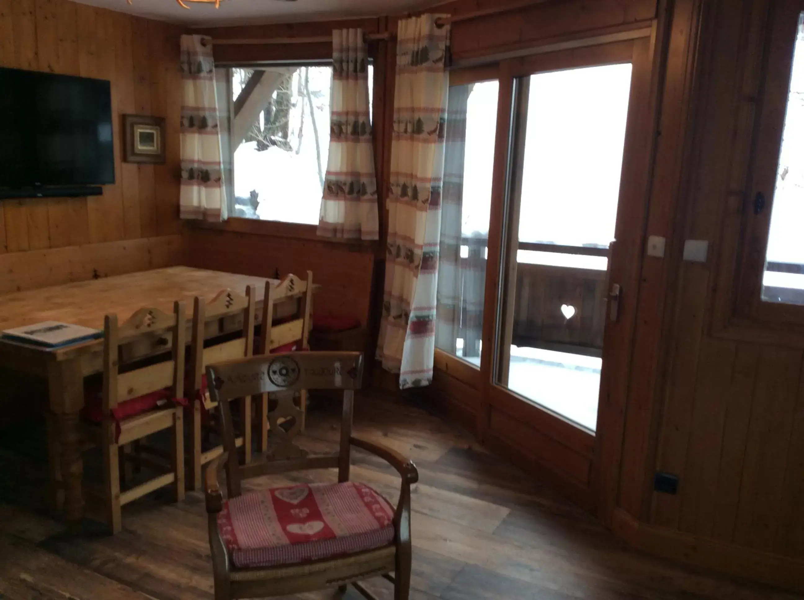 Dining Area in Chalets de Julie