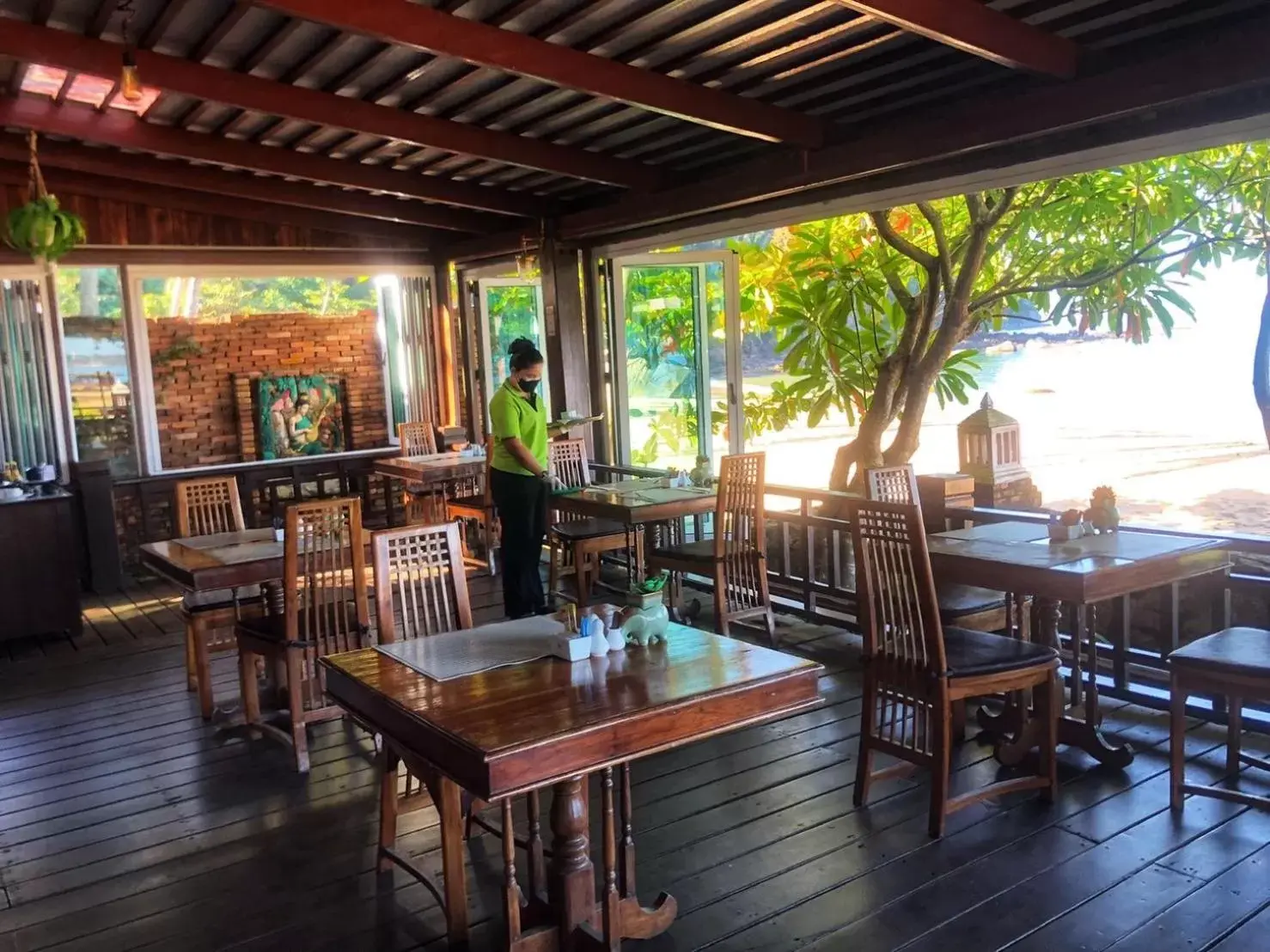 Restaurant/places to eat in Khaolak Palm Beach Resort Restaurant/places to eat in Khaolak Palm Beach Resort