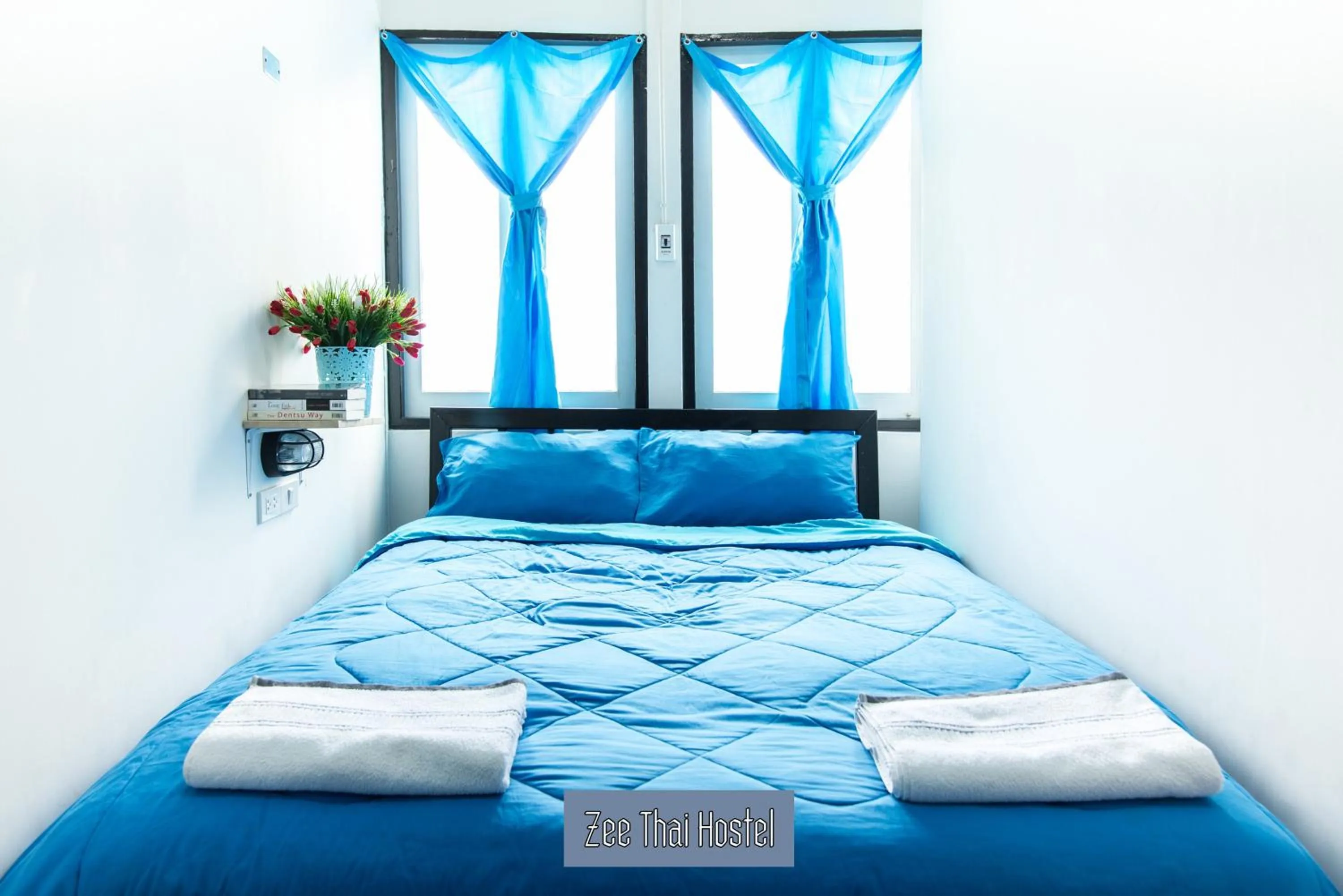 Bedroom, Bed in Zee Thai Hostel