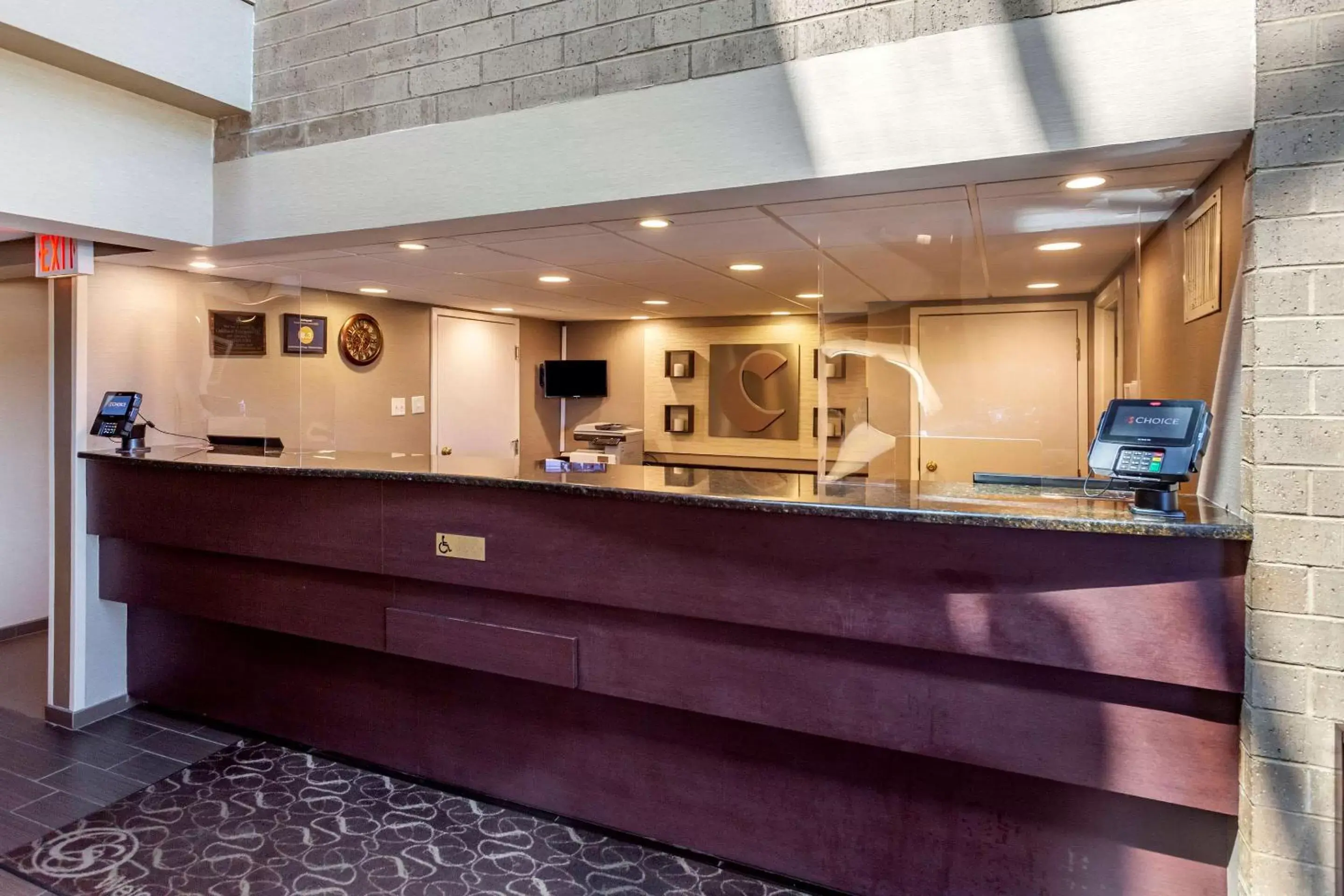 Lobby or reception in Comfort Suites Oakbrook Terrace near Oakbrook Center Lobby or reception in Comfort Suites Oakbrook Terrace near Oakbrook Center