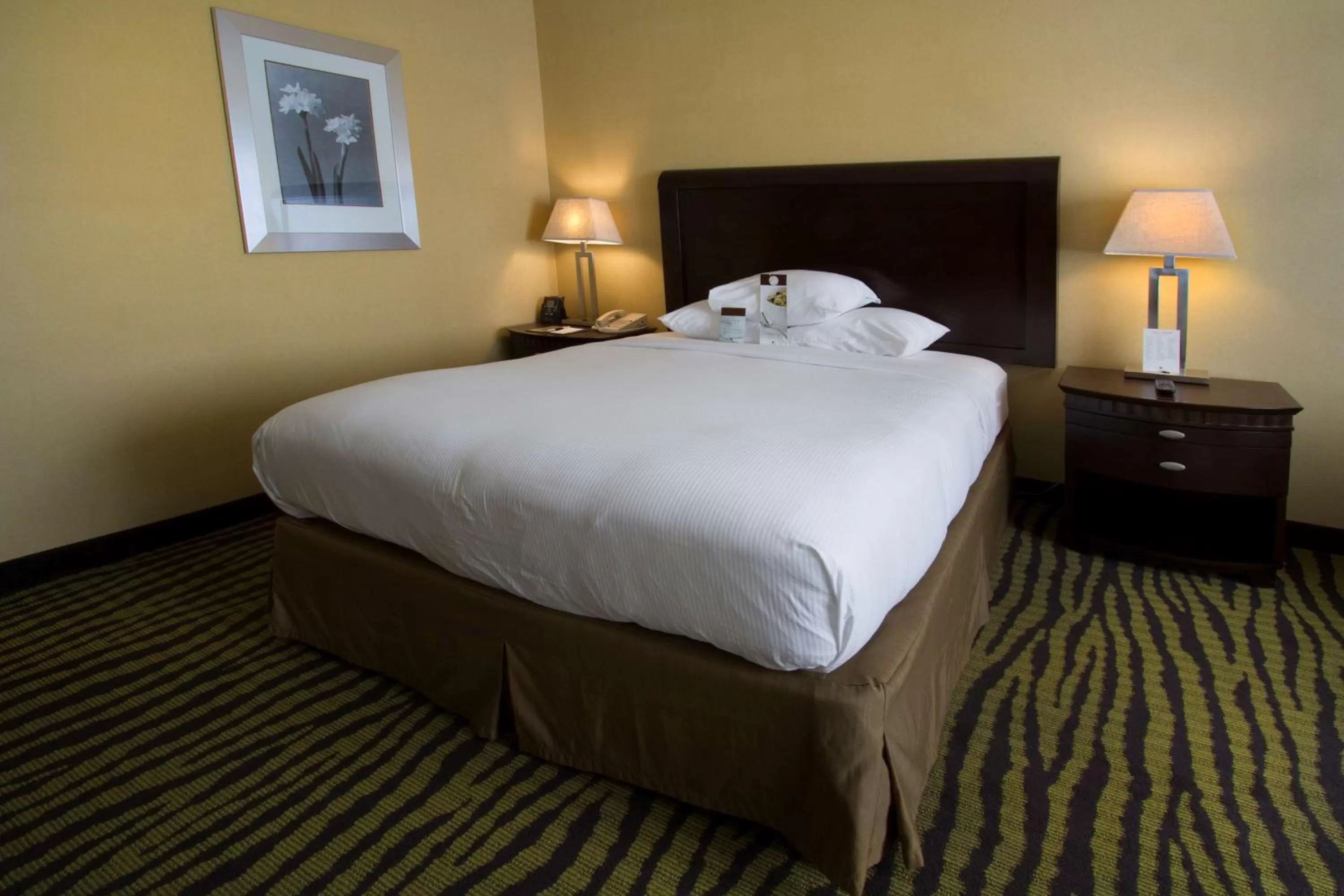 Bed in DoubleTree by Hilton Orange County Airport