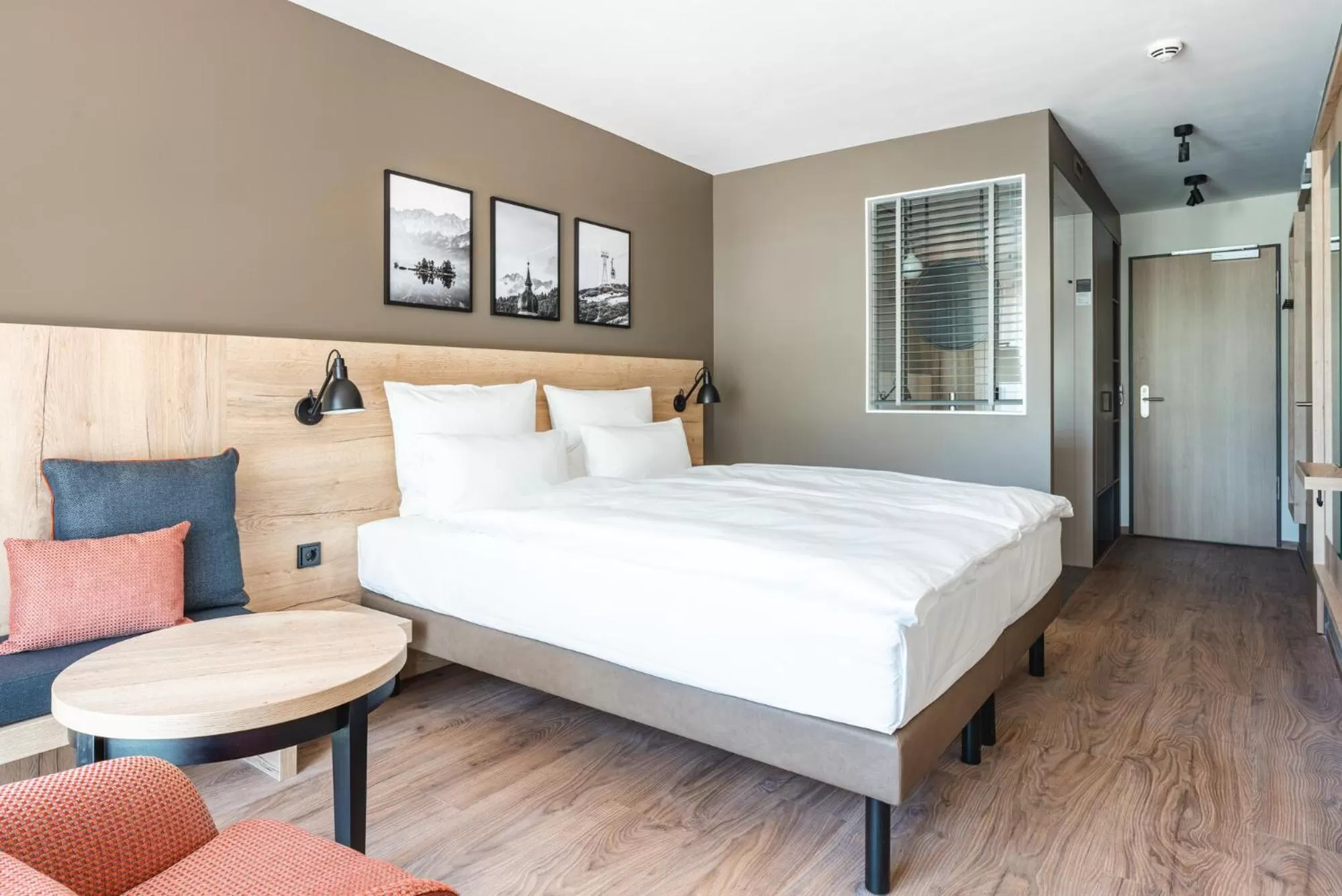 Photo of the whole room, Bed in aja Garmisch-Partenkirchen