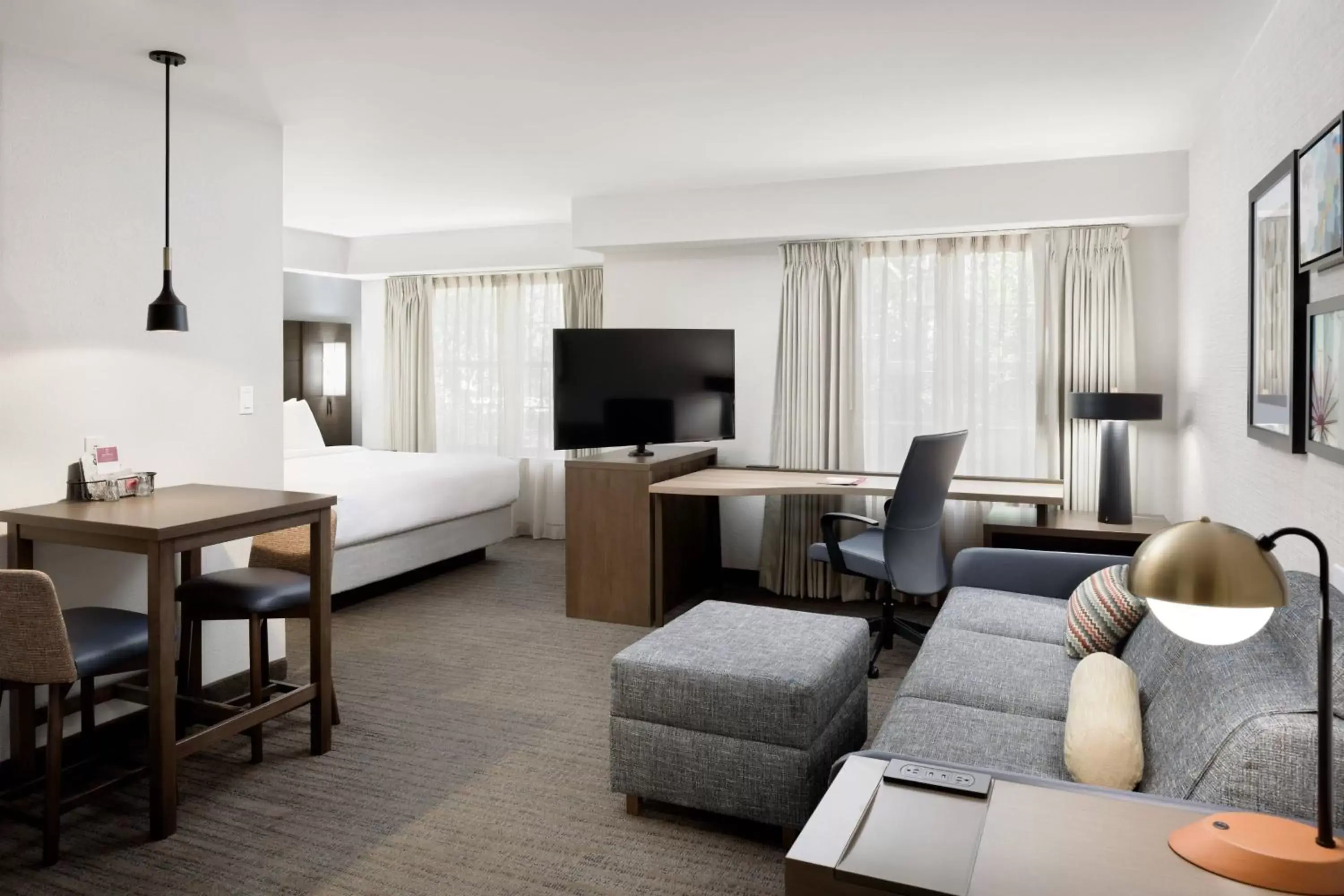 Photo of the whole room, Seating Area in Residence Inn Pleasanton