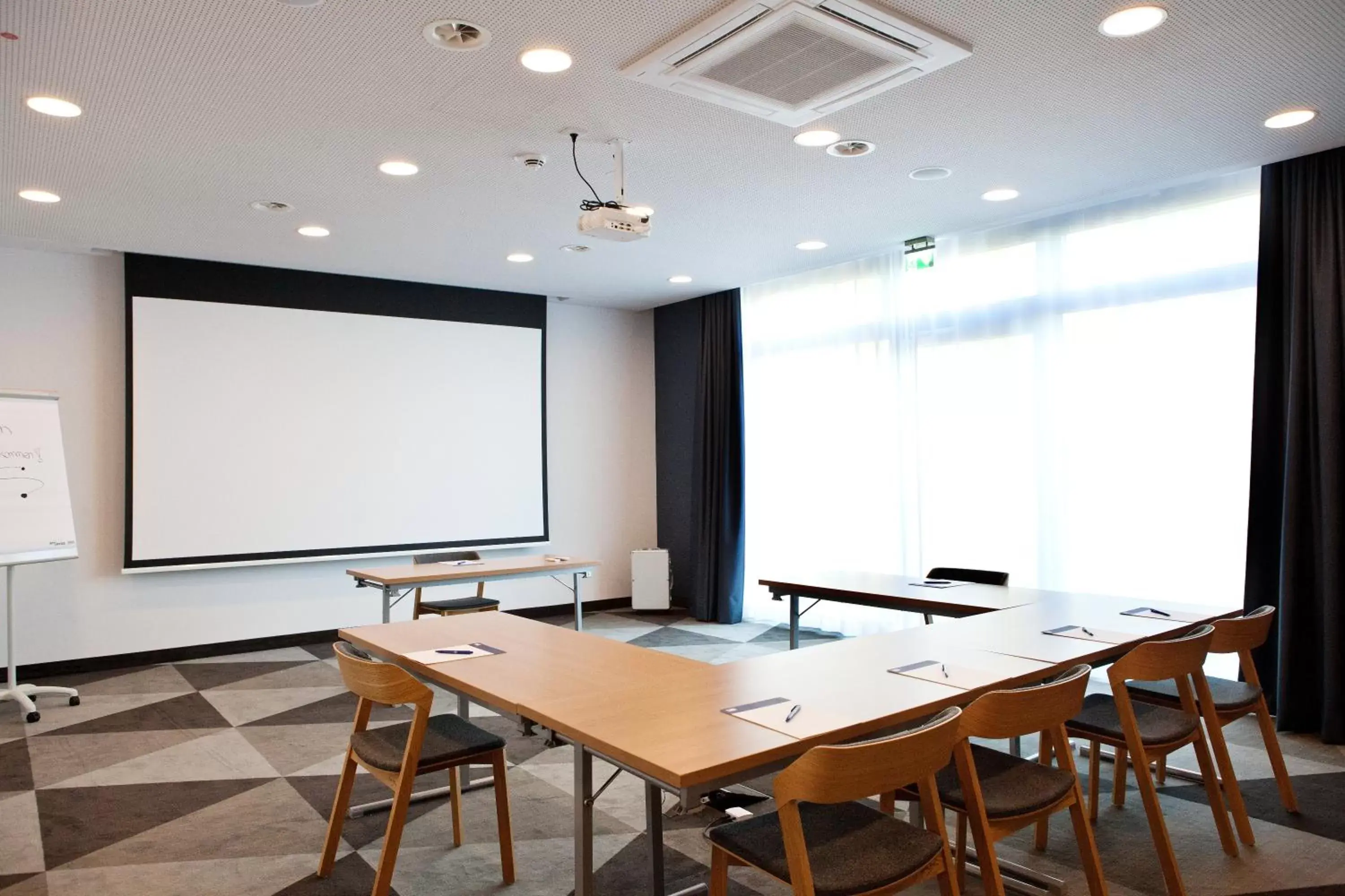 Meeting/conference room in Holiday Inn Express Frankfurt Airport - Raunheim, an IHG Hotel