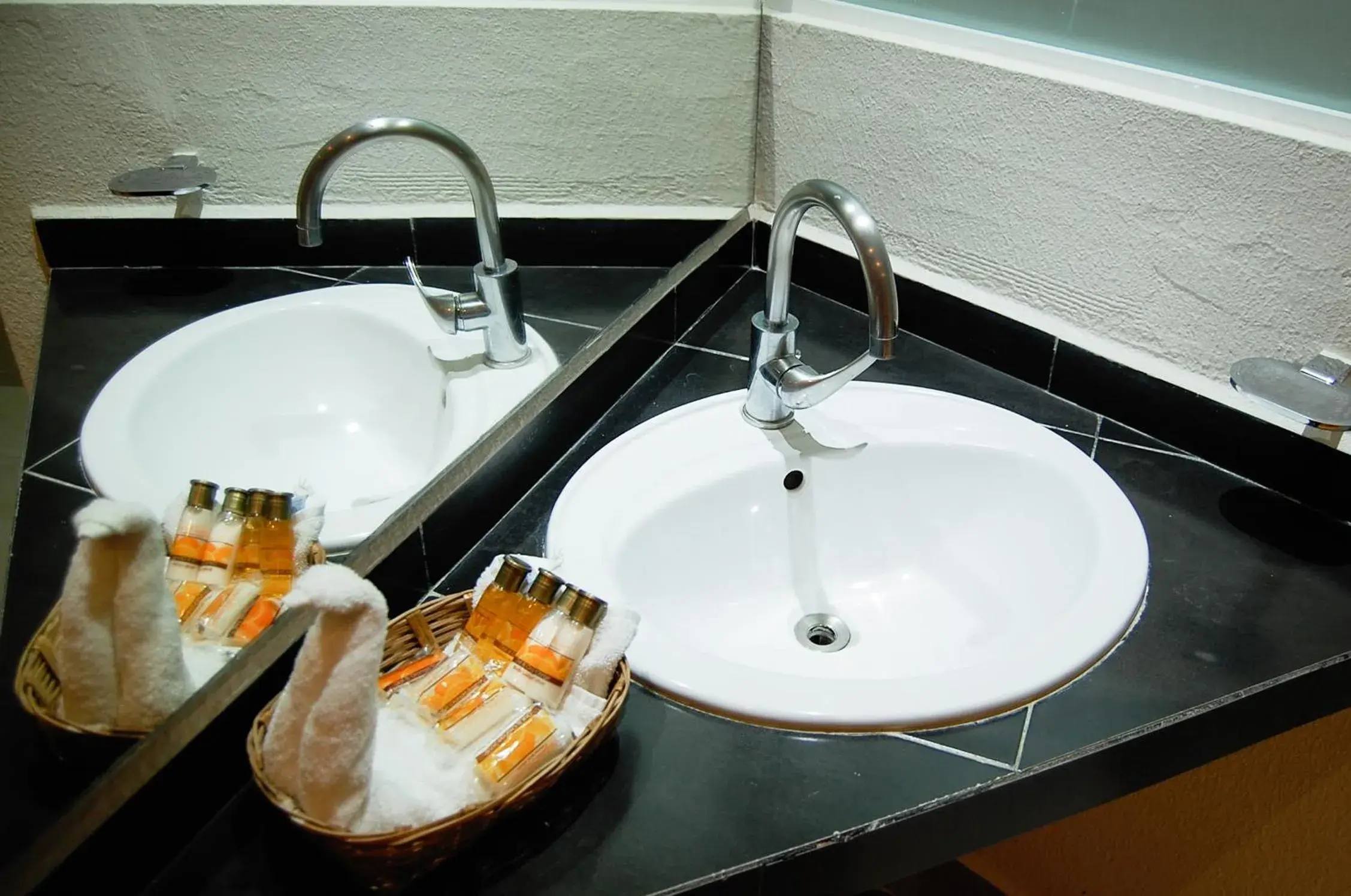 Bathroom in Hotel Porto Novo