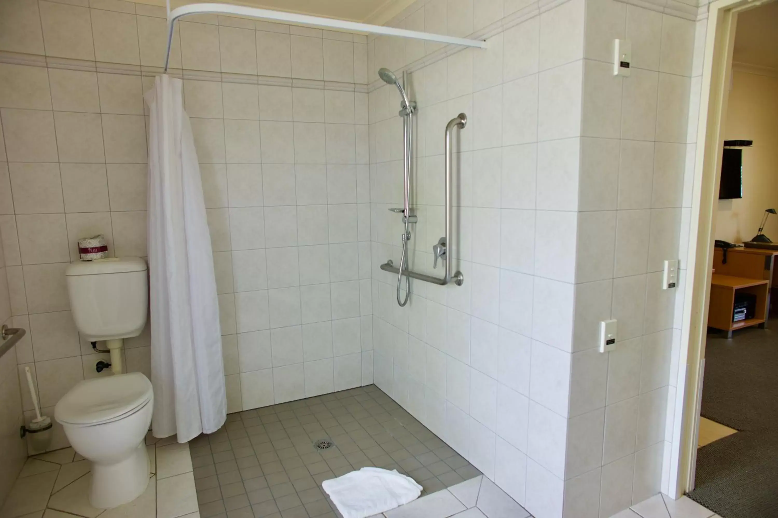 Shower, Bathroom in Regal Palms Resort