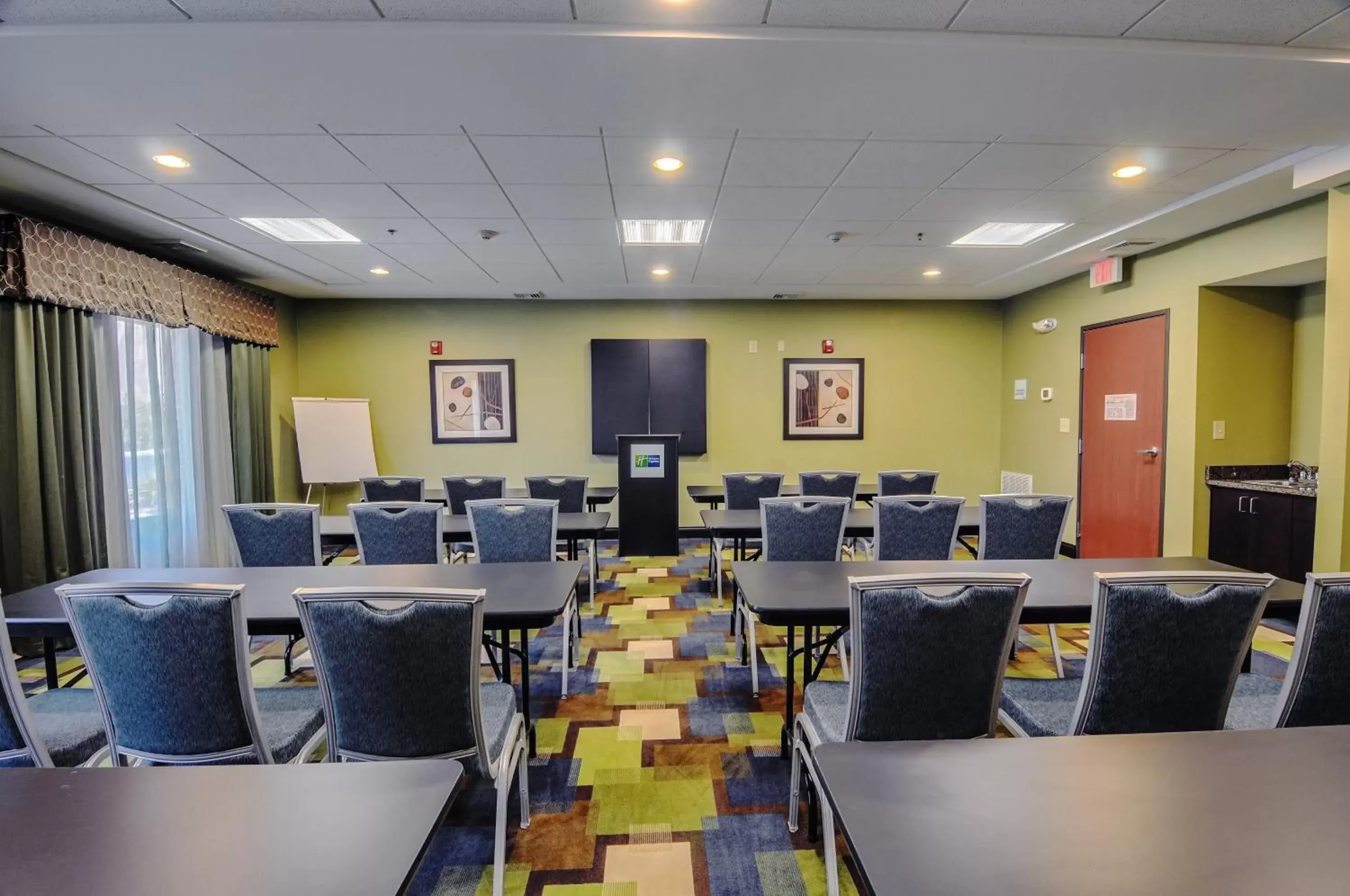 Meeting/conference room in Holiday Inn Express & Suites Wytheville, an IHG Hotel